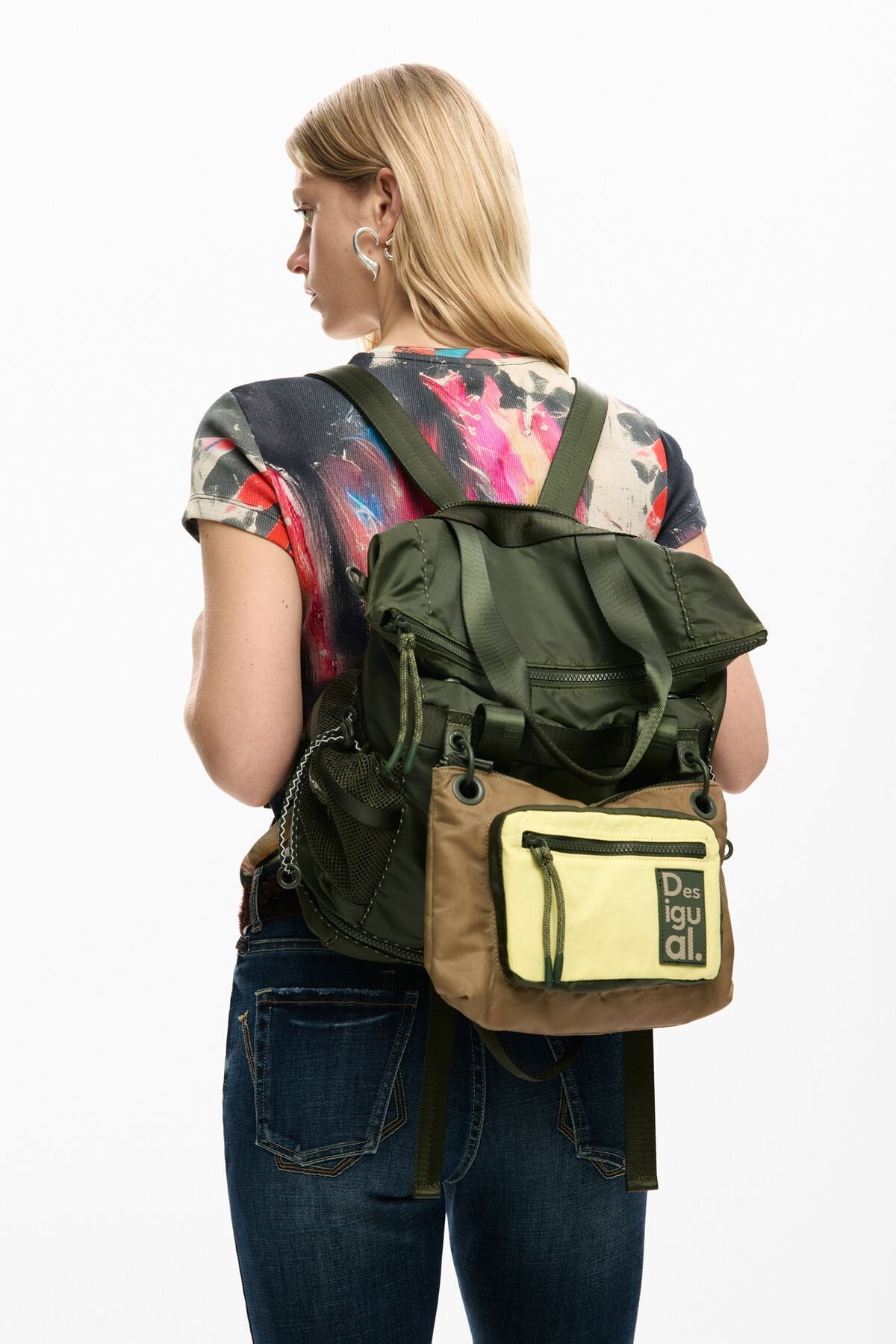 Дамска раница Women’s rucksack Desigual
26SAKY06 4002 Dark Green lifestyle view