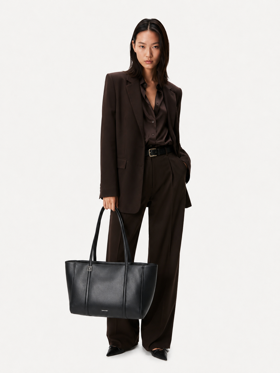 Дамска шопинг чанта Women’s shopping bag Calvin Klein LV04F3424G UB1 Black lifestyle view