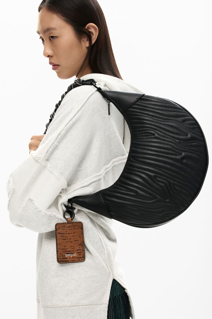 Дамска чанта Women’s shoulder bag Desigual
26SAXPBC 2000 Black lifestyle side view