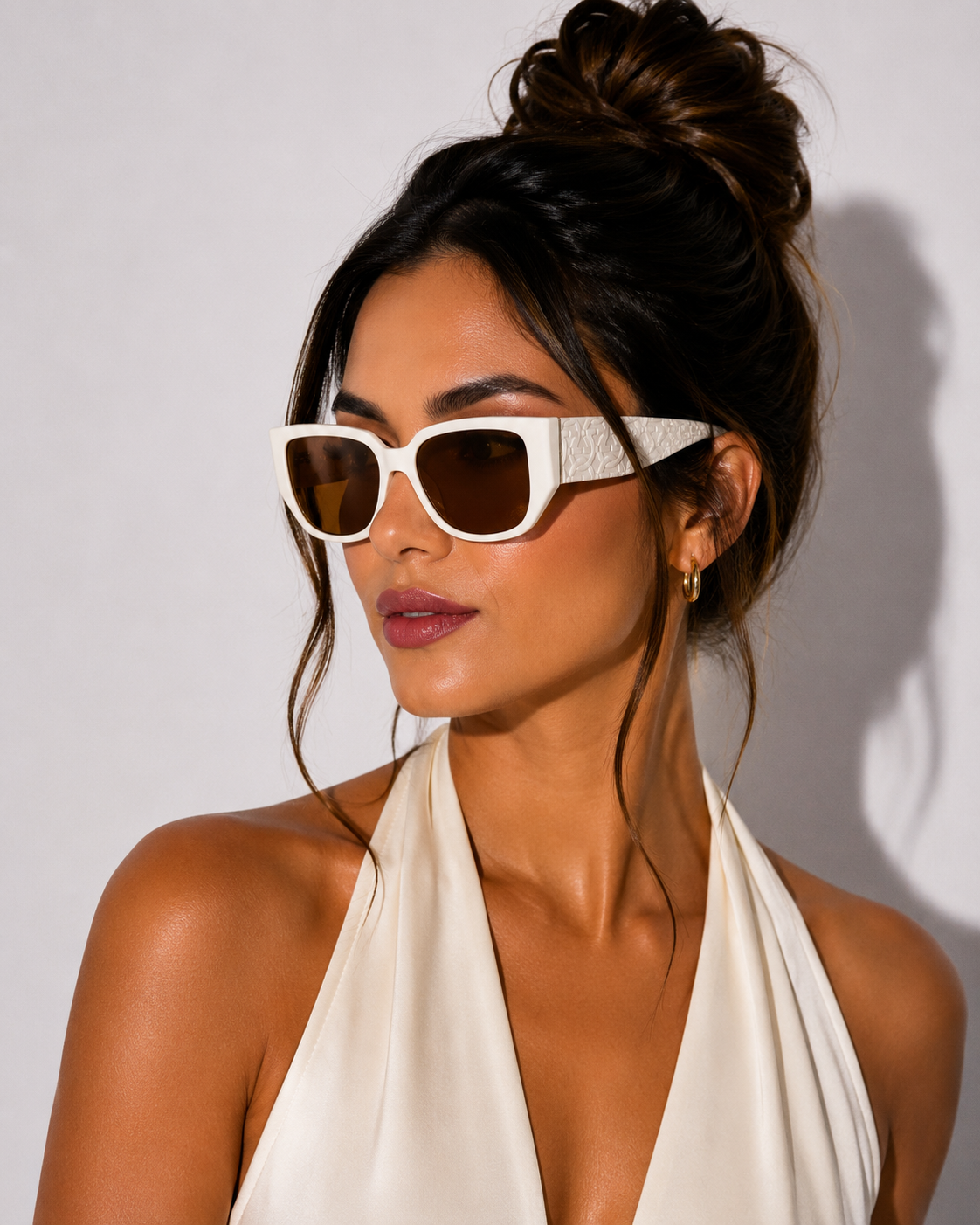 Дамски слънчеви очила Women’s sunglasses FERRAGAMO SF1088SE 103 White lifestyle iew