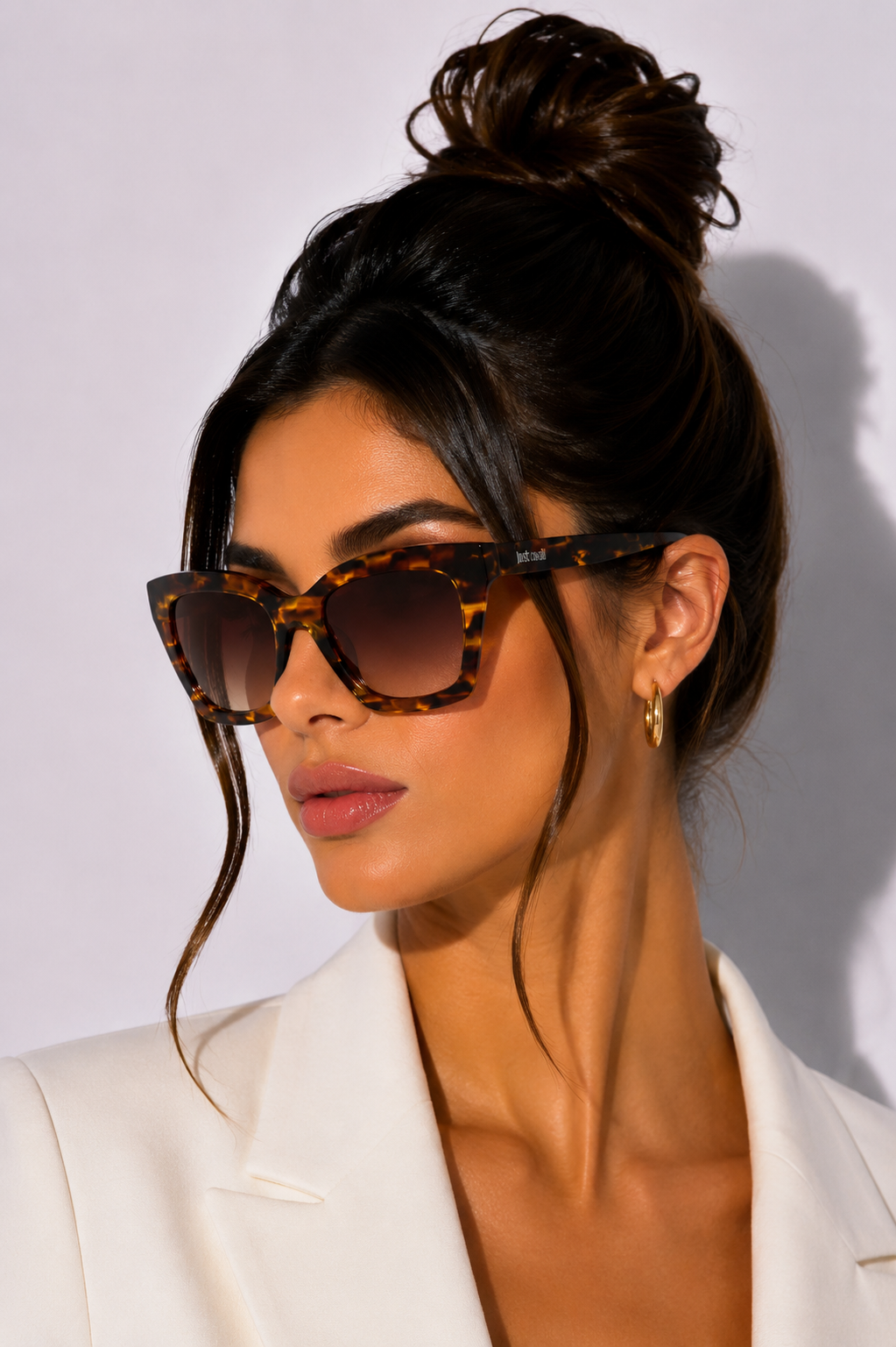 Дамски слънчеви очила Women’s sunglasses Just Cavalli SJC024 734Y Light Havana Tortoise lifestyle view