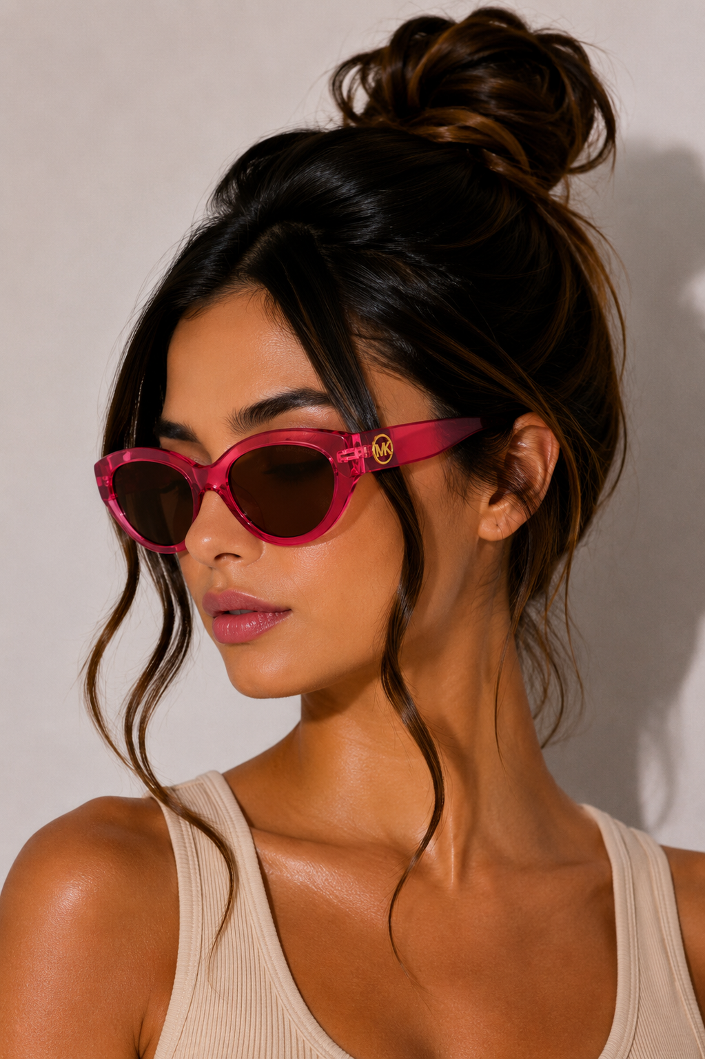 Дамски слънчеви очила Women’s sunglasses MICHAEL KORS MK2253U Pink lifestyle view
