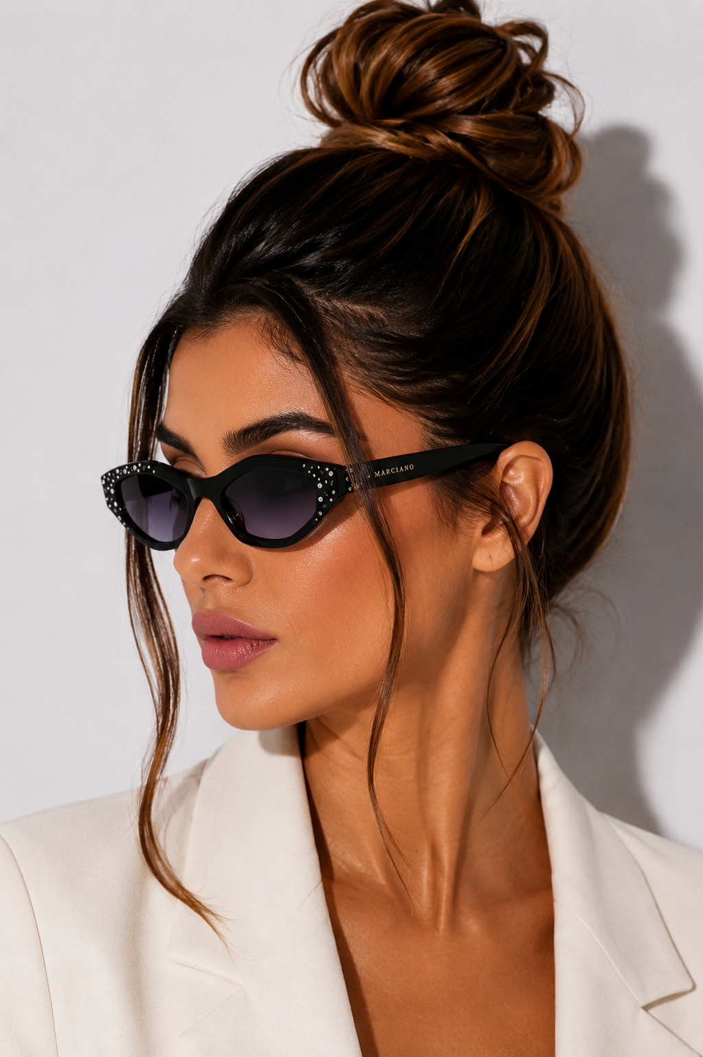 Дамски слънчеви очила Women’s sunglasses Marciano by Guess GM00017 01B Black lifestyle view