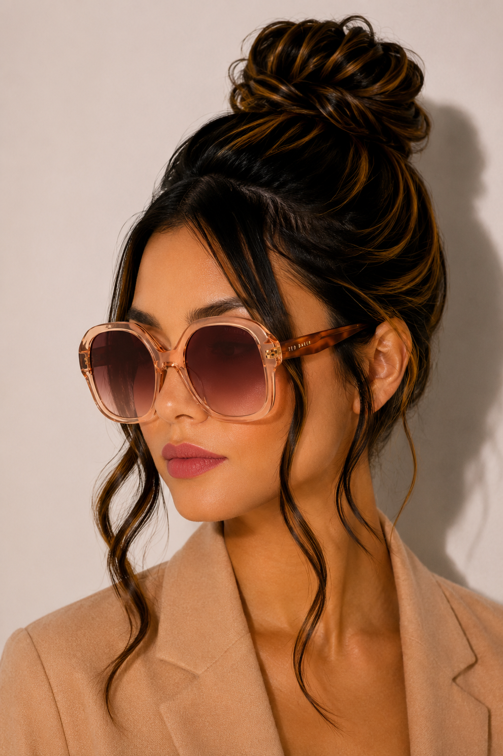 Дамски слънчеви очила Women’s sunglasses Ted Baker TB1685 271 lifestyle view