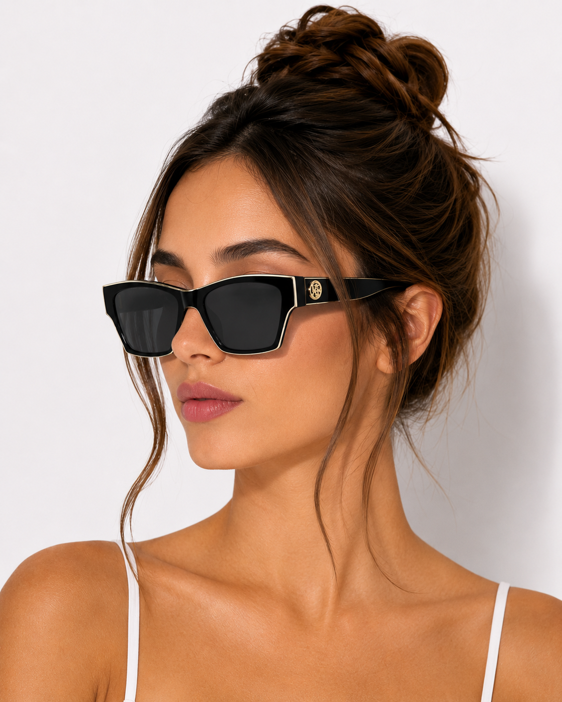 Дамски слънчеви очила Women’s sunglasses Tory Burch TY7207U200487 Black lifestyle view