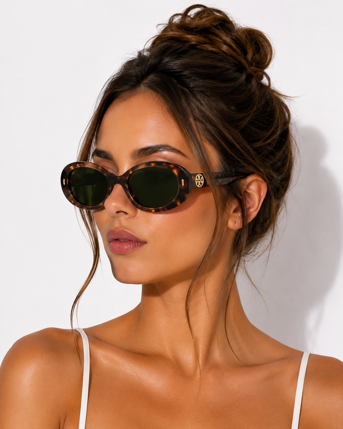 Дамски слънчеви очила Women’s sunglasses Tory Burch TY7214U172871 Brown lifestyle view
