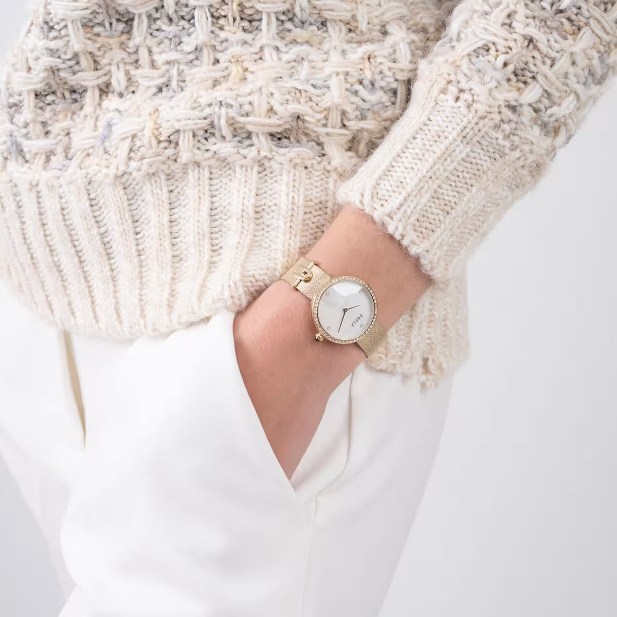 Дамски часовник Women’s watch Furla WW00022001L2 Golden lifestyle view