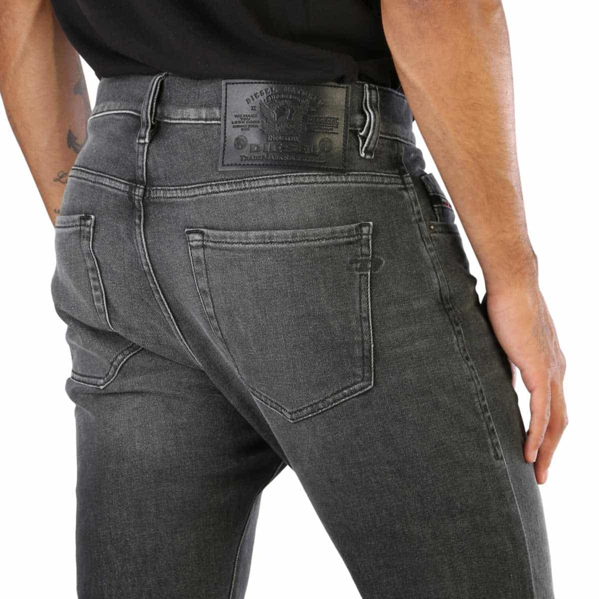 Мъжки дънки Men’s jeans Diesel
D-VIKER L32 A03336 09B42 02