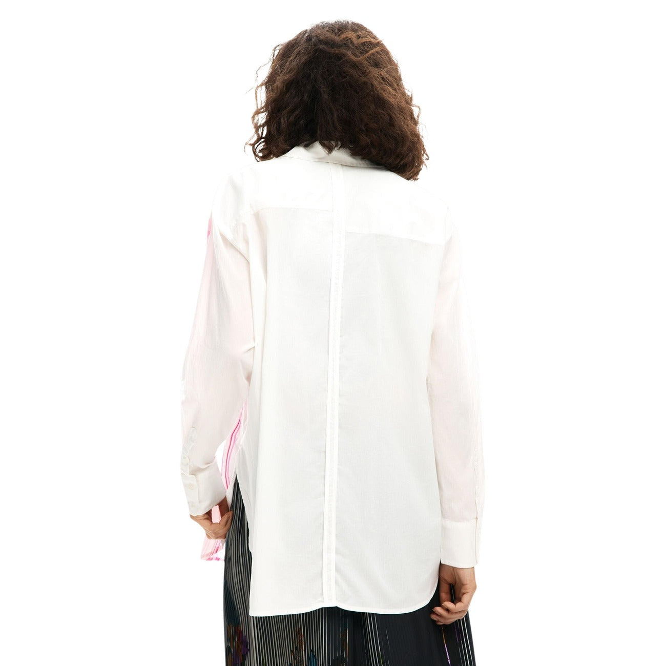 Дамска риза Desigual Women Shirt 26SWCW18 1000 Back View