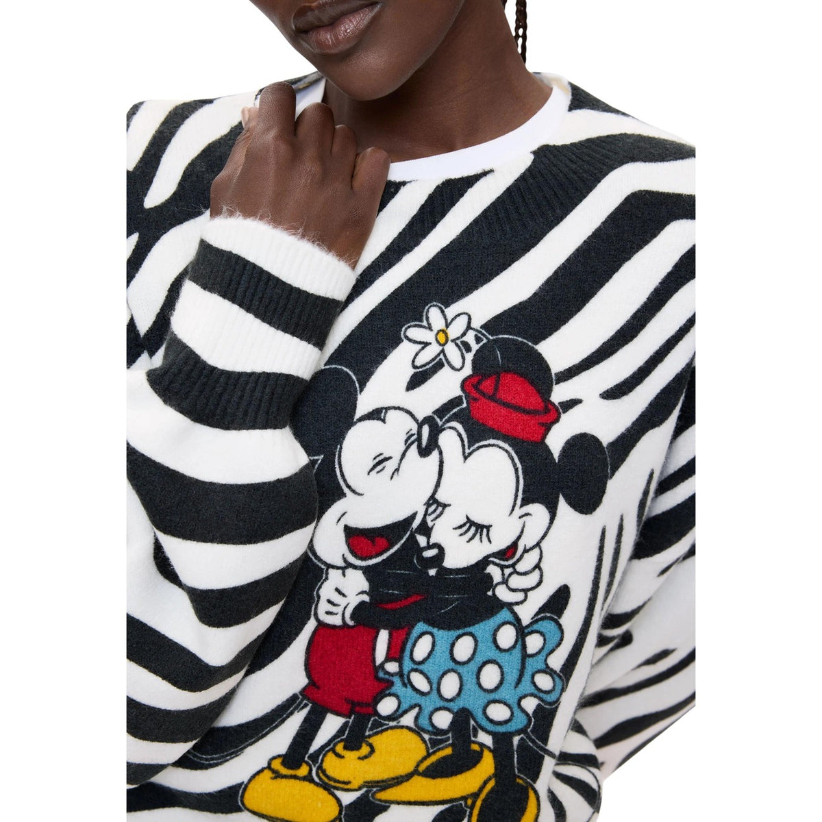 Дамски пуловер Desigual Women Sweater Дамски пуловер Desigual Mickey Women Sweater 26WWJF48 1001 Close-Up