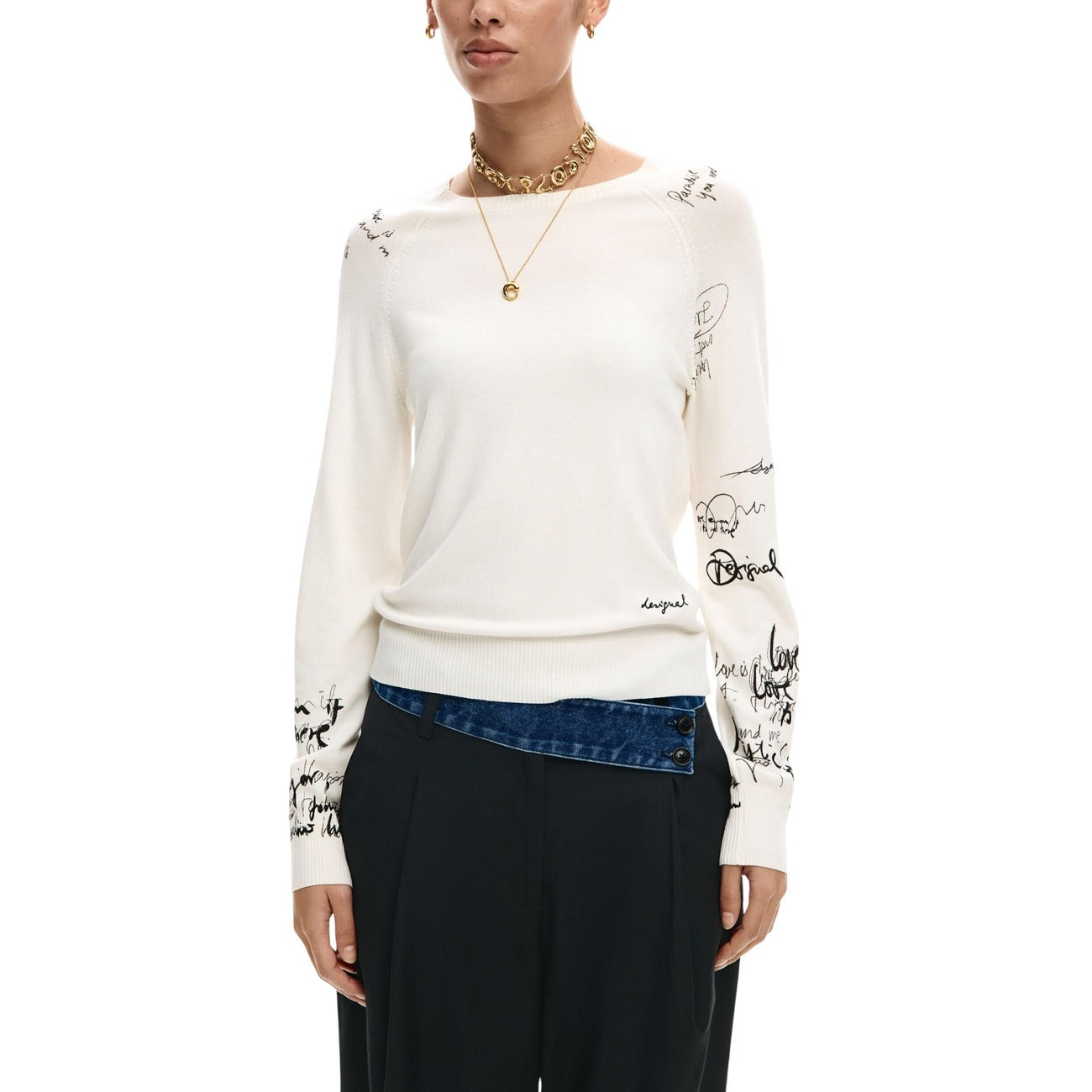 Дамски бежов пуловер Desigual Women Knitwear 26SWJF101001 Front View