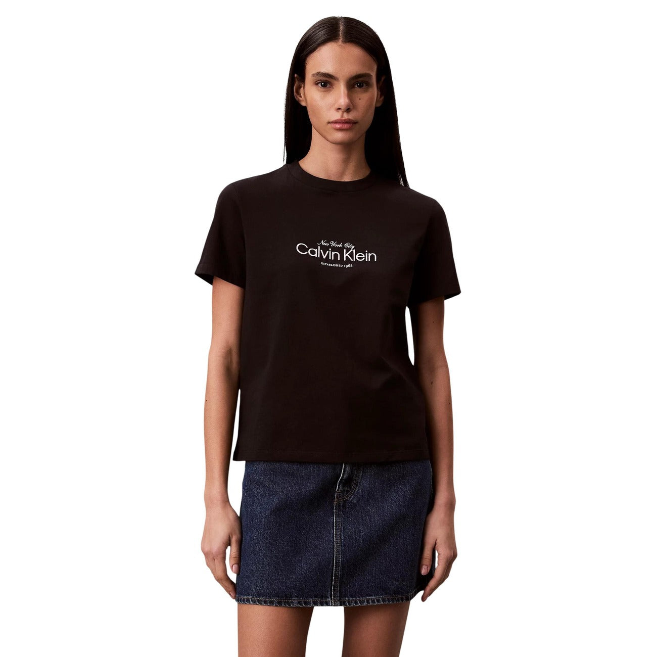Дамска черна тениска Calvin Klein Jeans Women T-shirt LV047F810G UB1 Front View