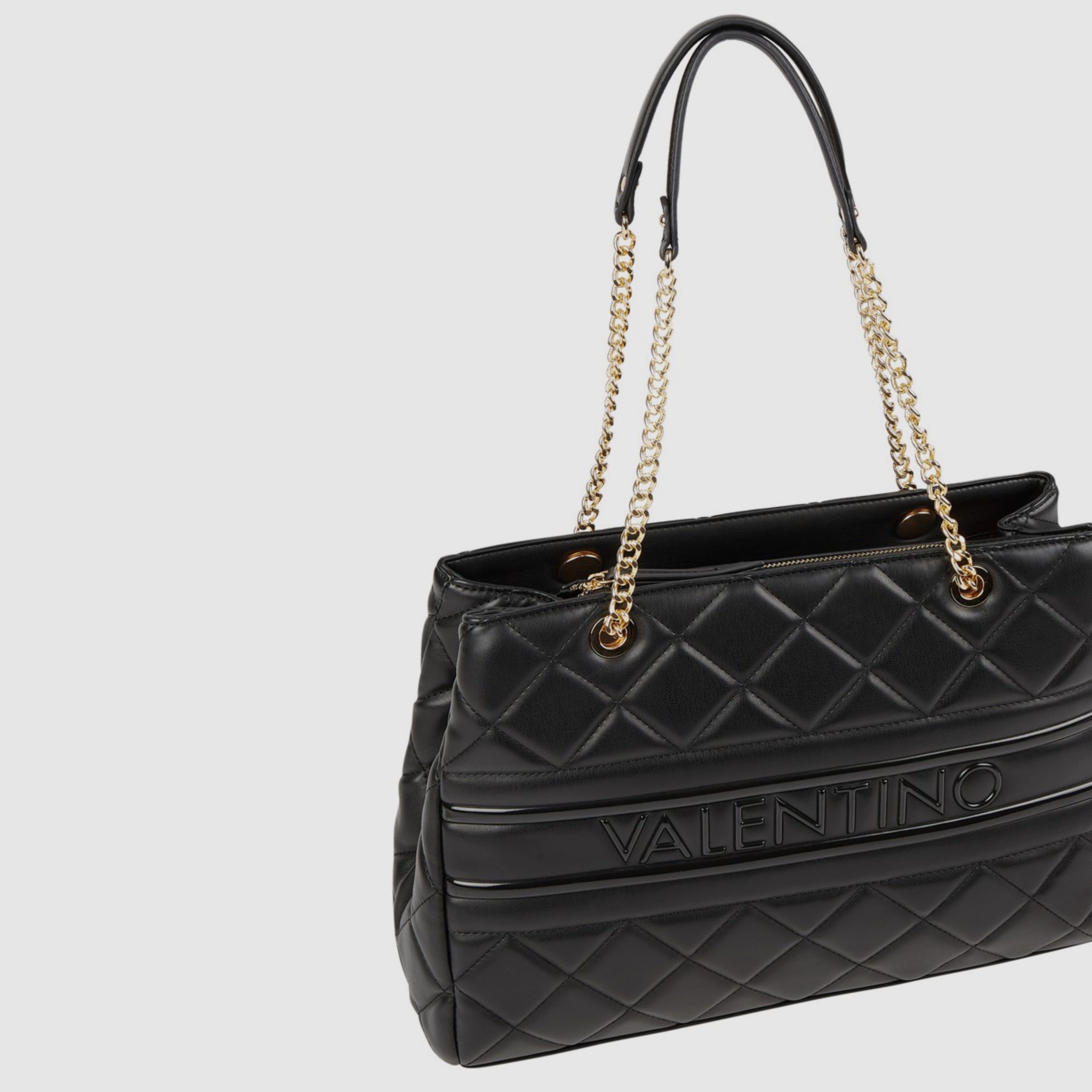 Дамска шопър чанта в черно Women’s shoulder bag Valentino Ada VBS51O04 Black