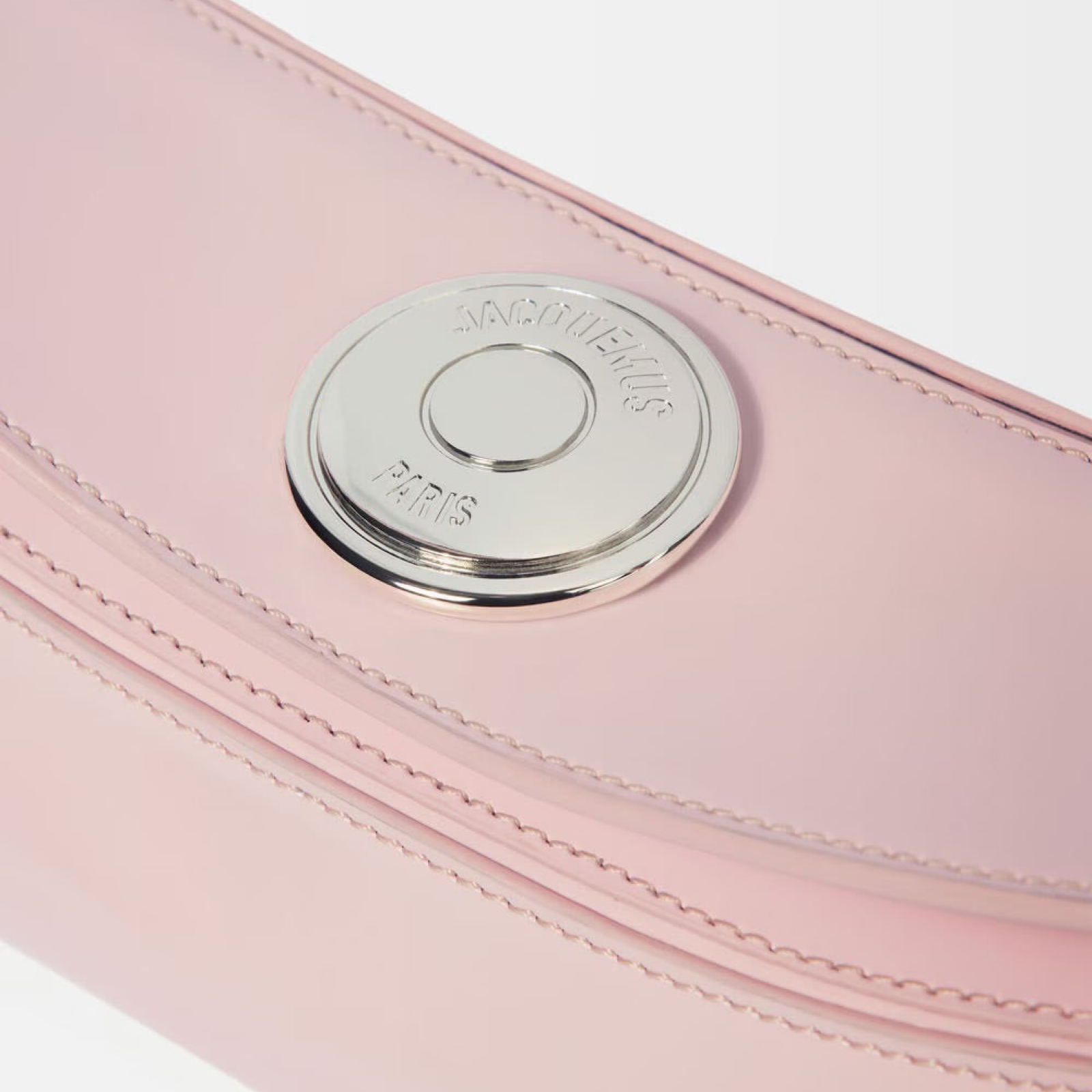 Jacquemus The Ovalo Shoulder Bag BAW00438AC18A01 405 Close-Up