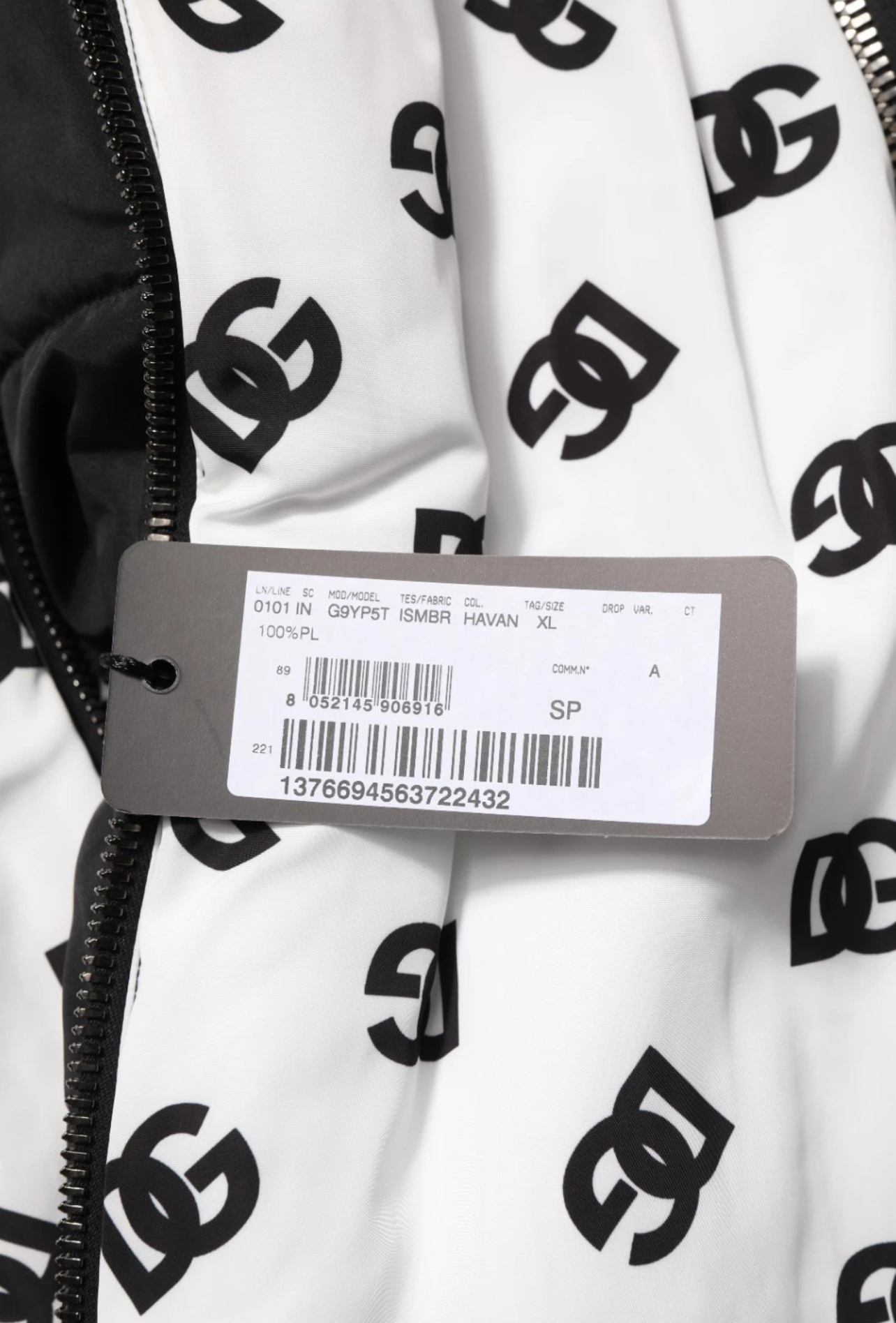 Мъжко пухено яке Men’s puffer jacket DOLCE & GABBANA DG Monogram G9YP5T ISMBR HAVAN detail view