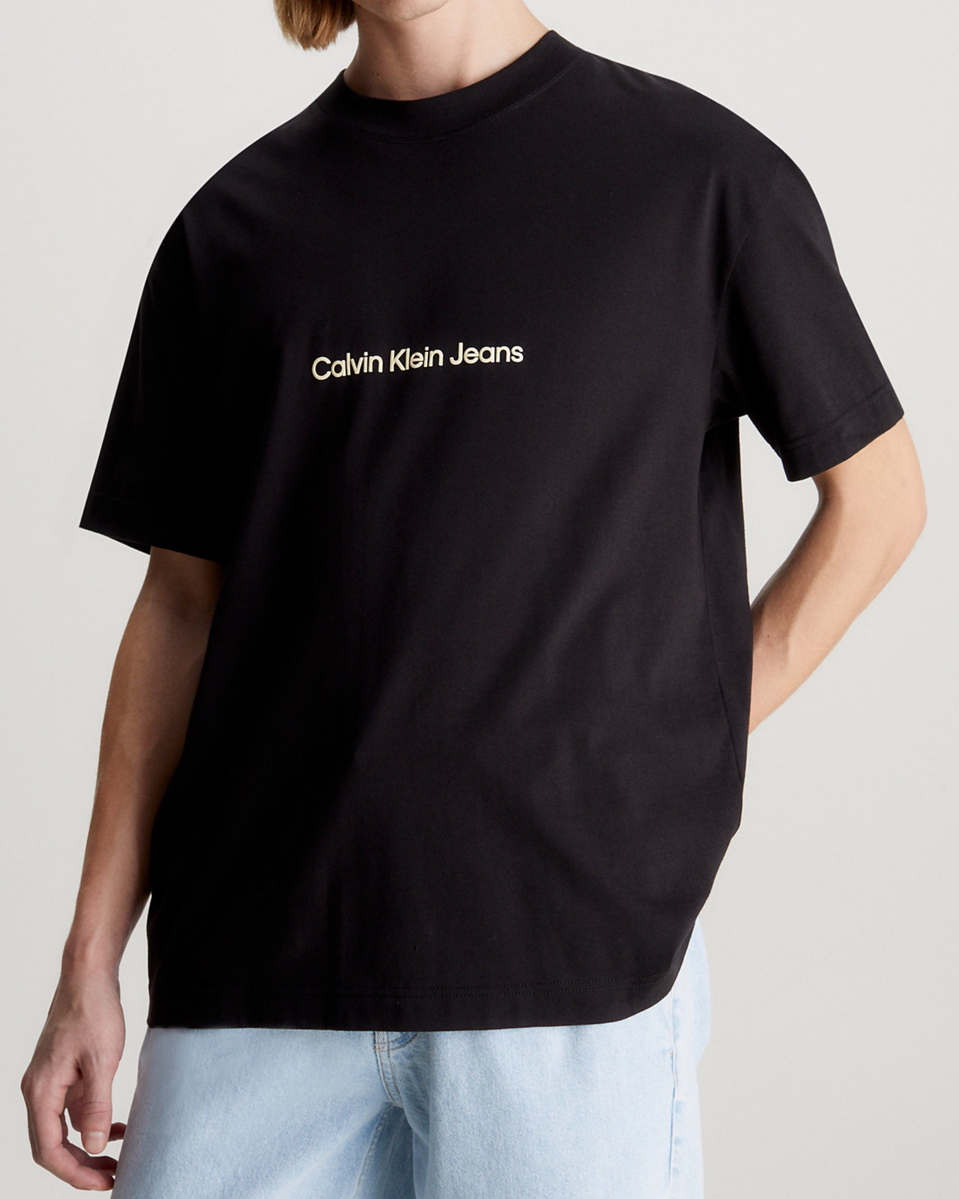 Мъжка тениска Calvin Klein Jeans J30J325492 BEH в черно