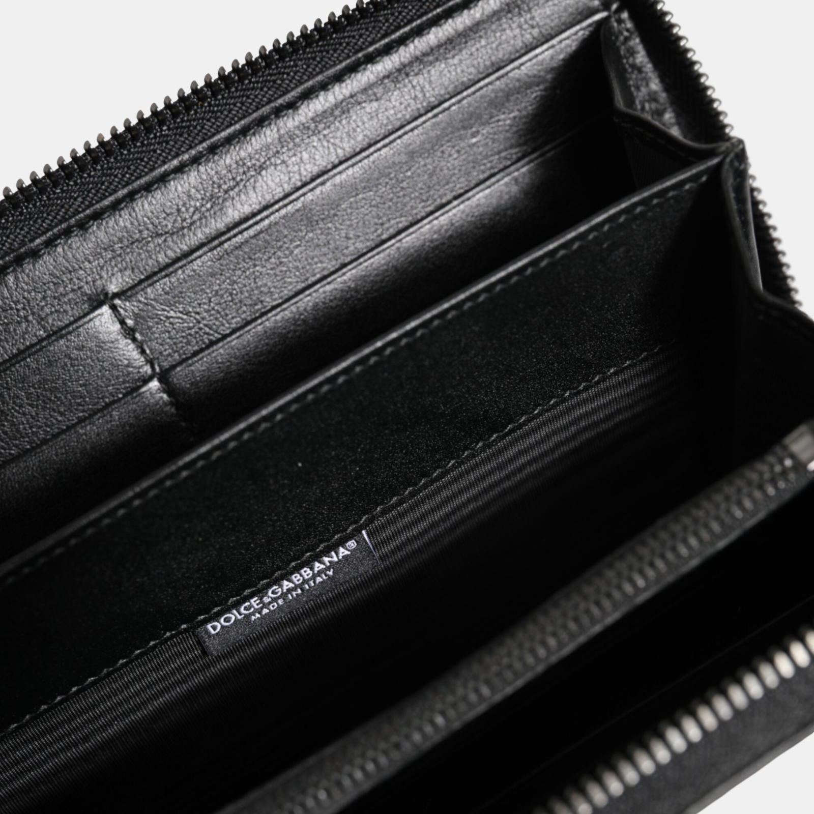Dolce & Gabbana Logo Plaque Zip Around Continental Wallet BP1672 A2G19 8B956 Inside View