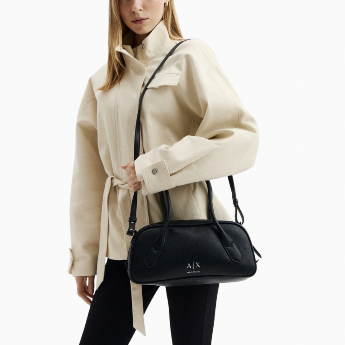 Дамска чанта Armani Exchange Women Shoulder Bag XW003034 AF26577 UC001 Model View