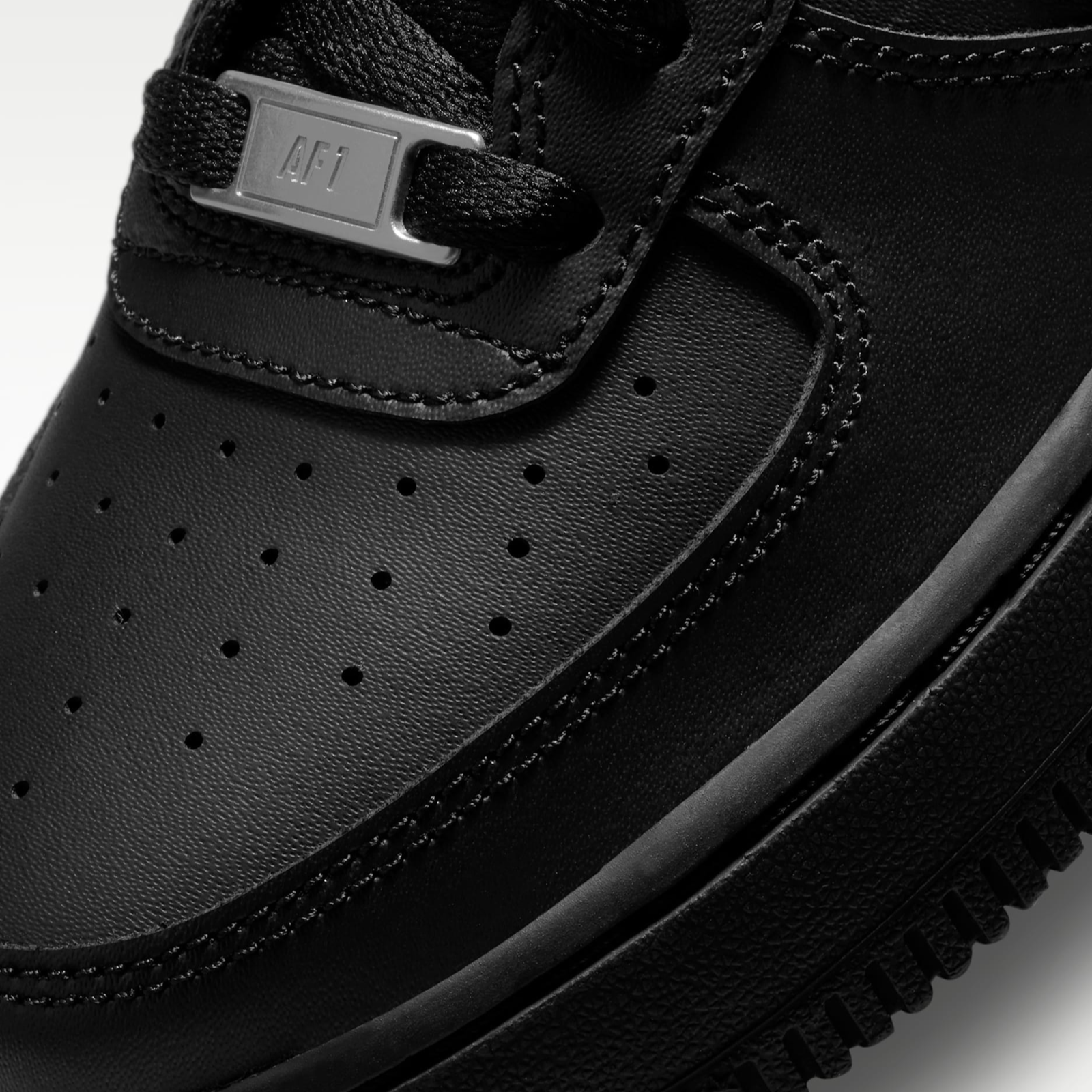 Дамски кецове Nike Air Force Le Women Sneakers DH2920-001 Close-Up