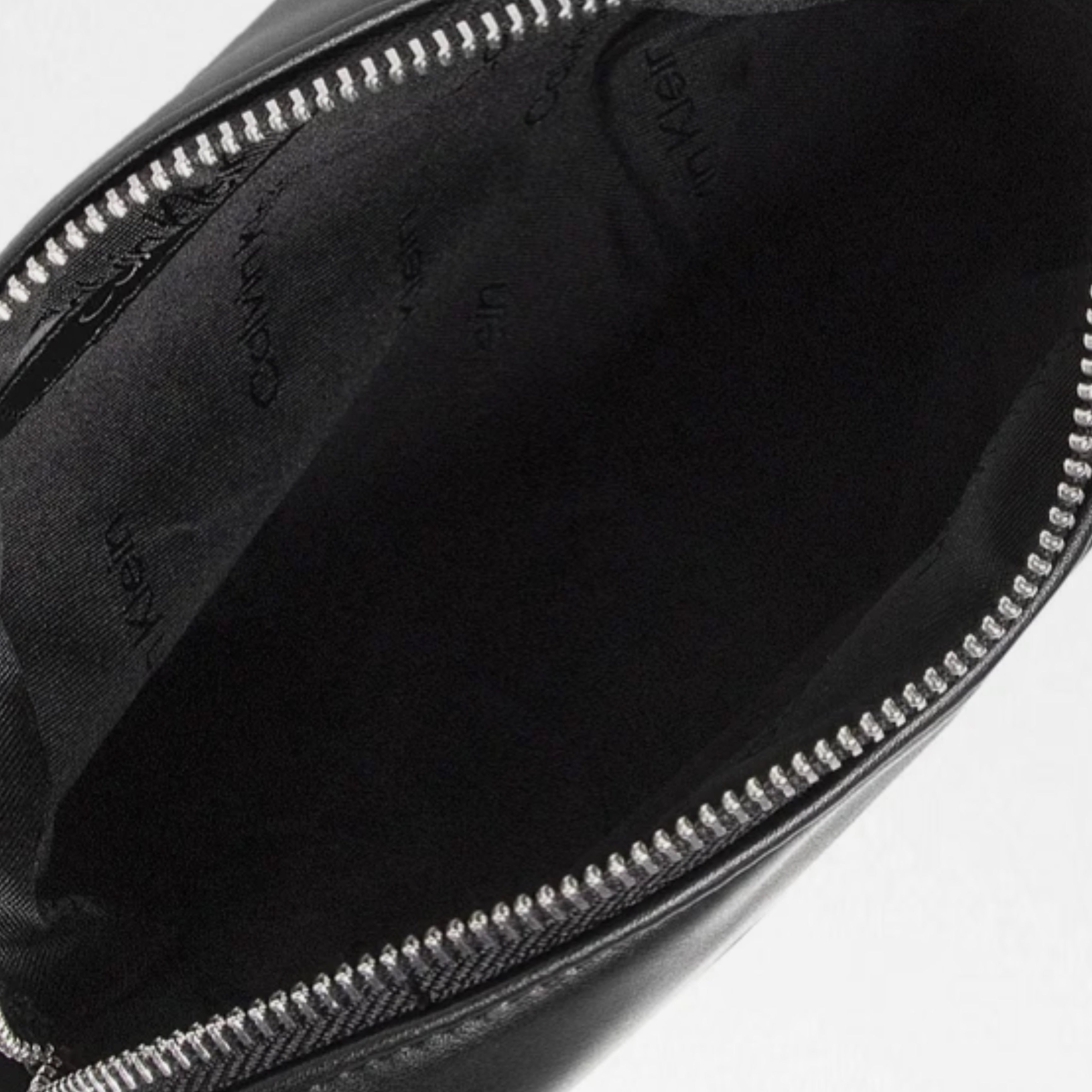 Мъжка чанта Men’s crossbody bag Calvin Klein K50K509567 Black Inside view