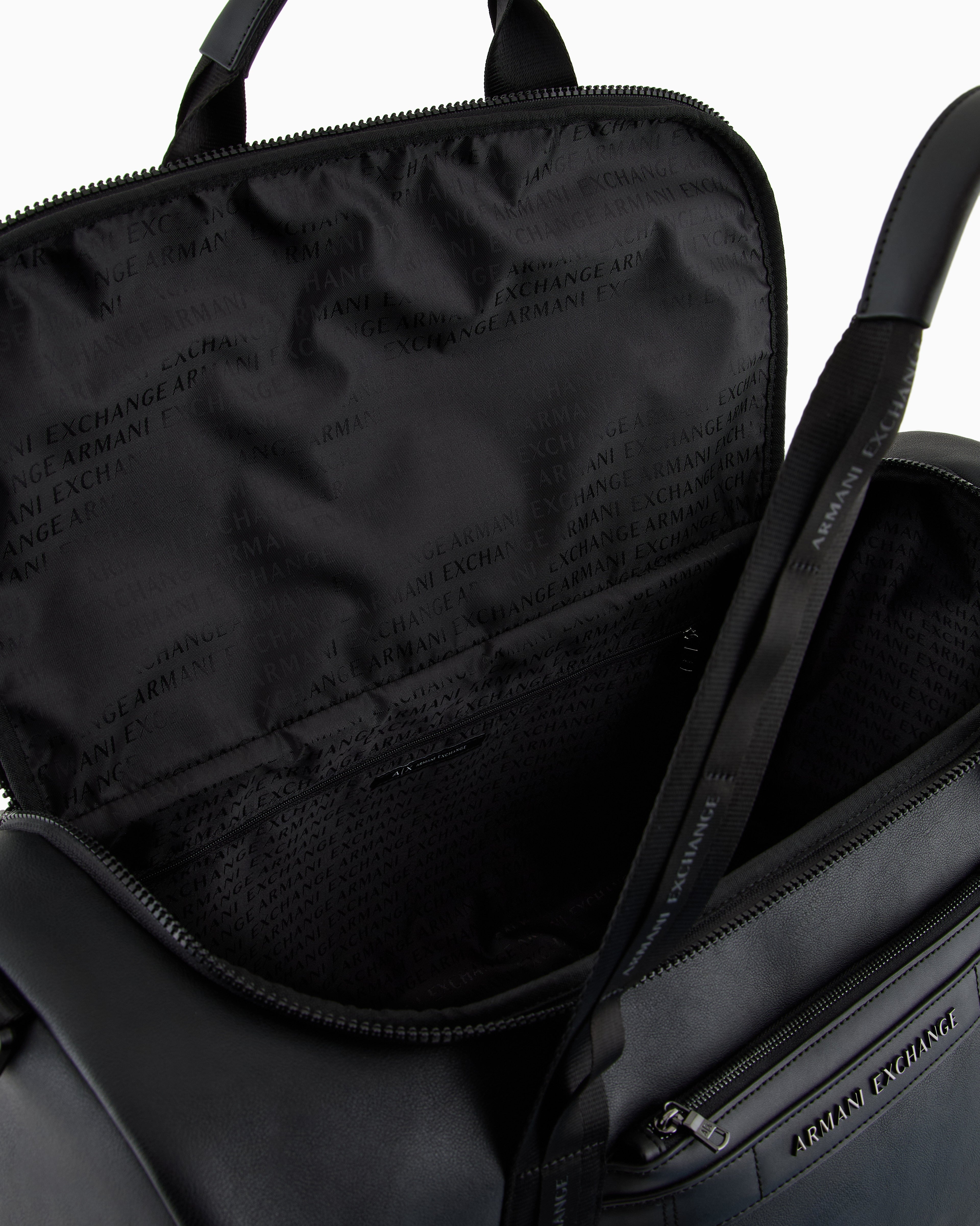 Мъжка пътна чанта сак Men’s travel / duffel bag Armani Exchange
XM000143 AF11925 UC001