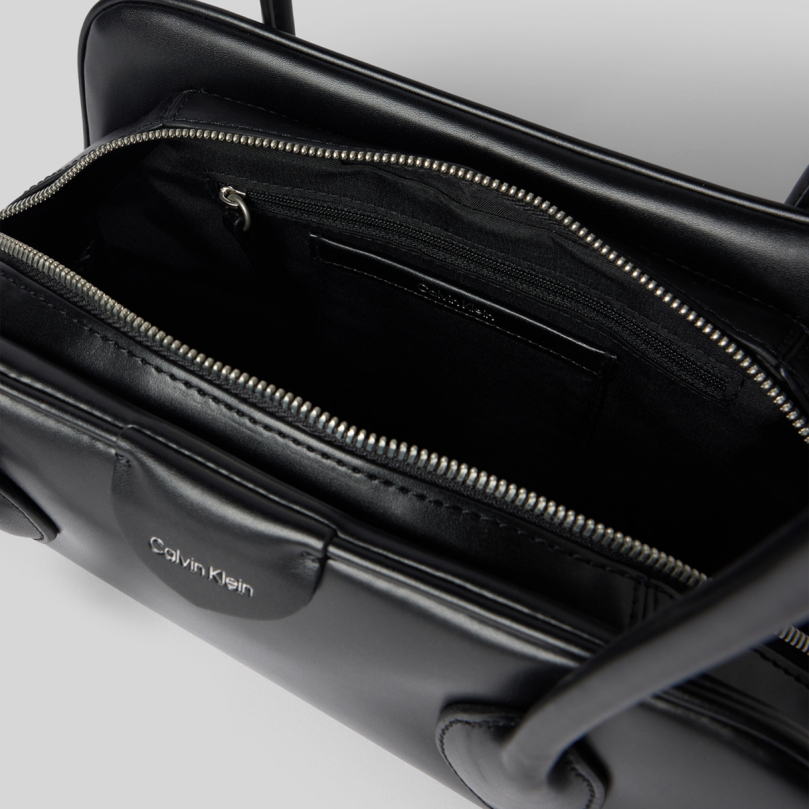 Дамска чанта Calvin Klein Women Shoulder Bag LV04F3369G UB1 Inside View