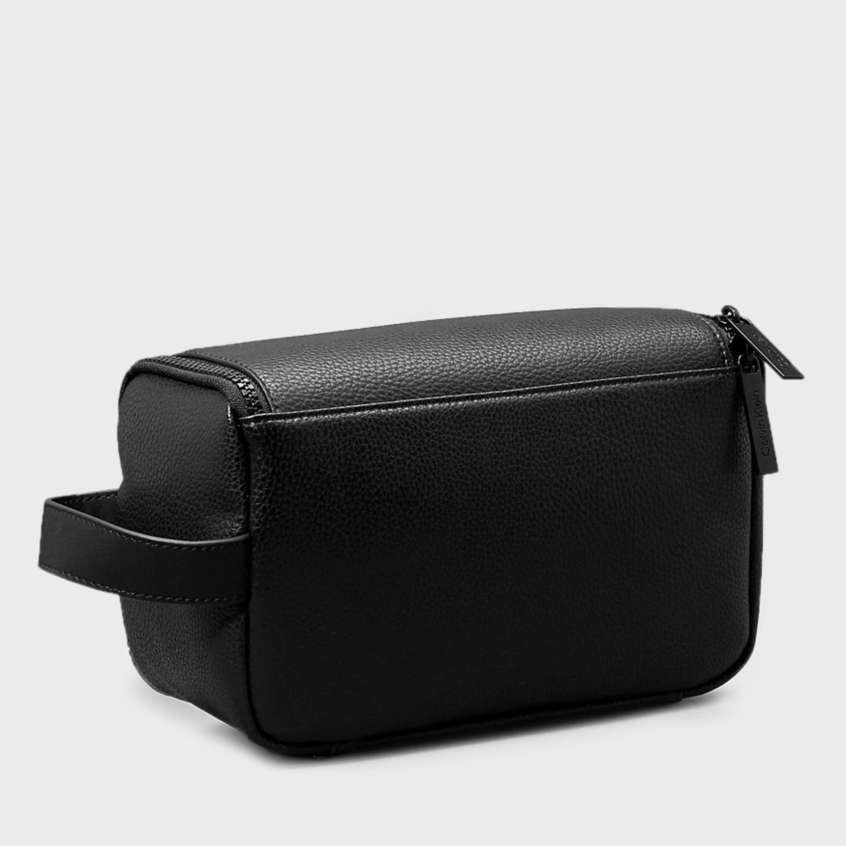 Мъжка тоалетна чанта в черно Calvin Klein Men’s Beauty Case / Wash Bag K50K512521 Black