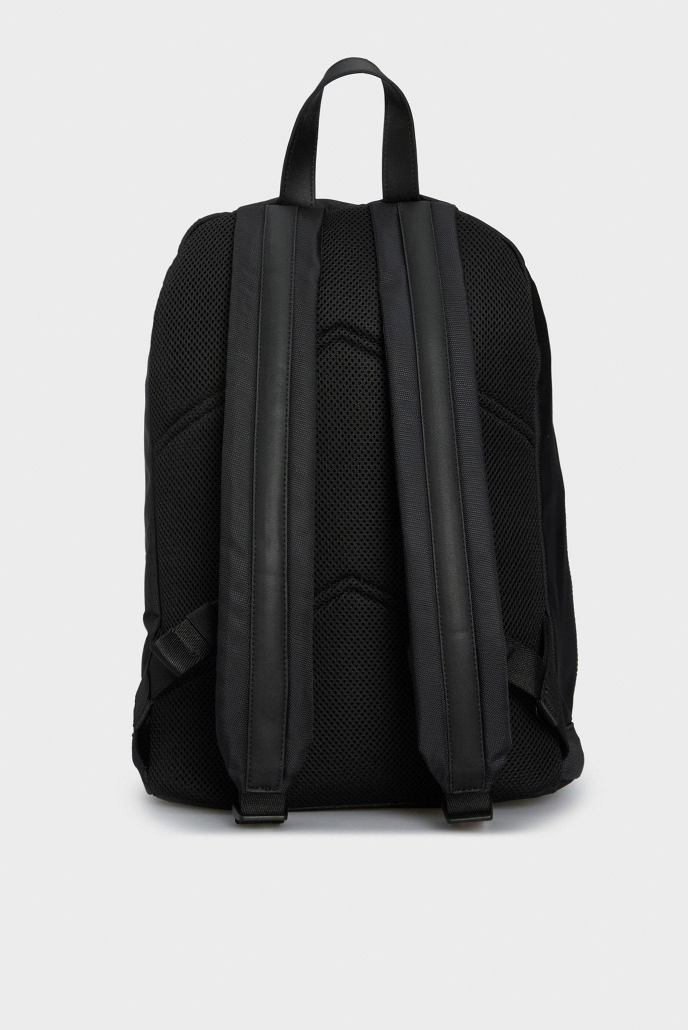 Мъжка раница Men’s rucksack Calvin Klein
K50K511209 Black back view
