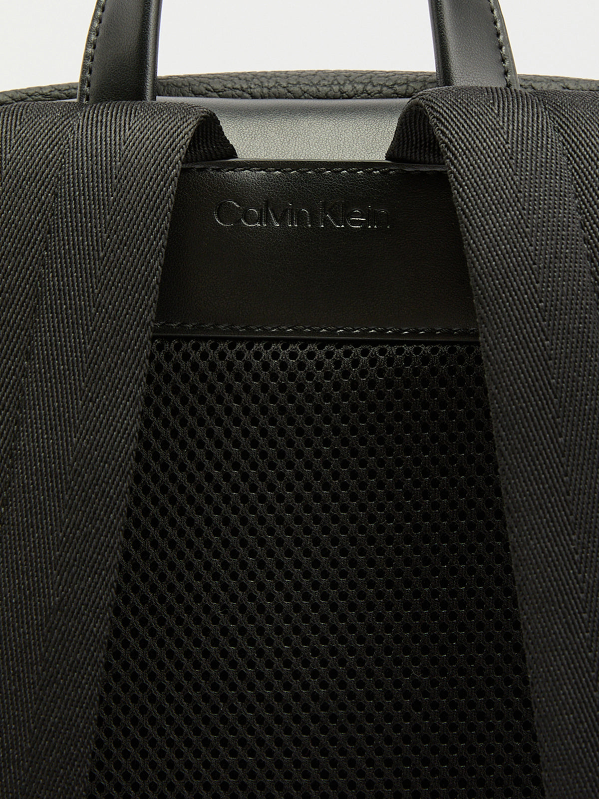 Мъжка раница Men’s rucksack Calvin Klein
K50K511245 Black logo view