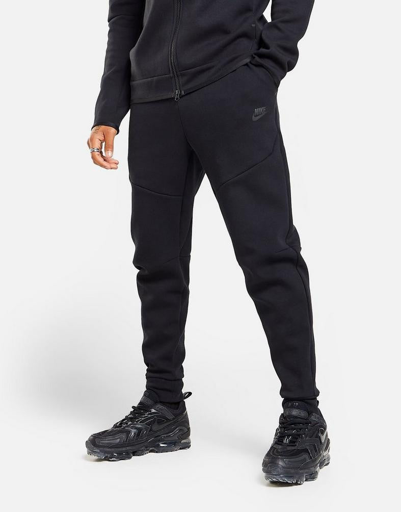 Мъжки спортен екип / мъжки анцунг Nike Tech Fleece CU4495-010 BLACK