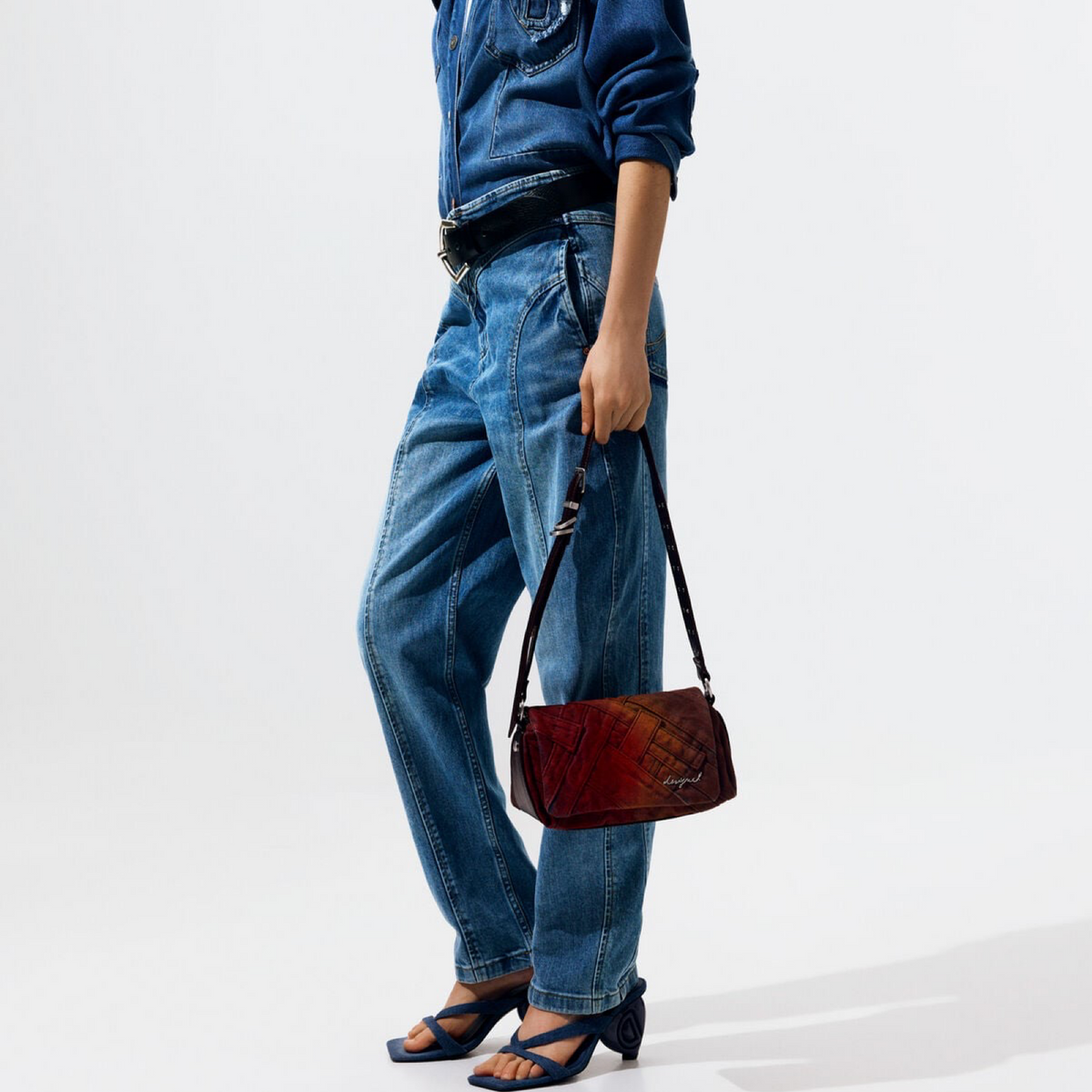 Дамски дънки Desigual Women Jeans 26SWDD41 5053 Side View