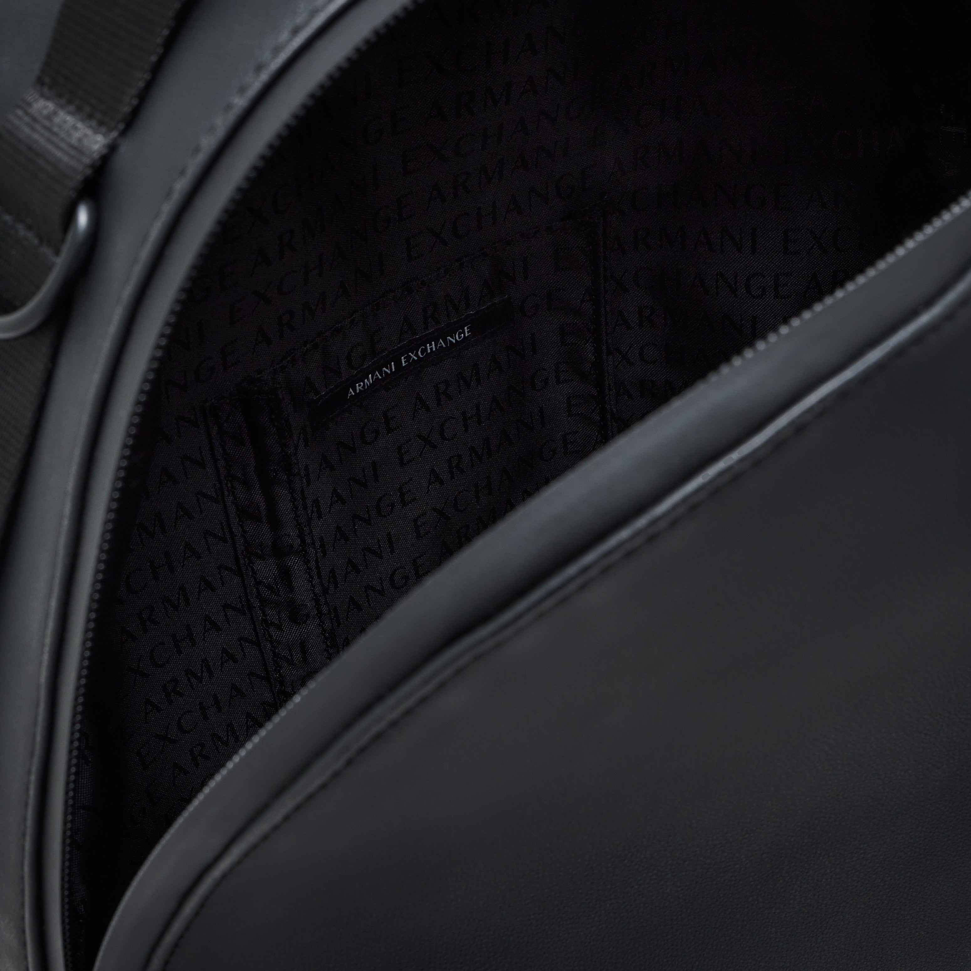 Мъжка черна раница Armani Exchange  men’s backpack XM003167 AF26679 MC043 Inside view