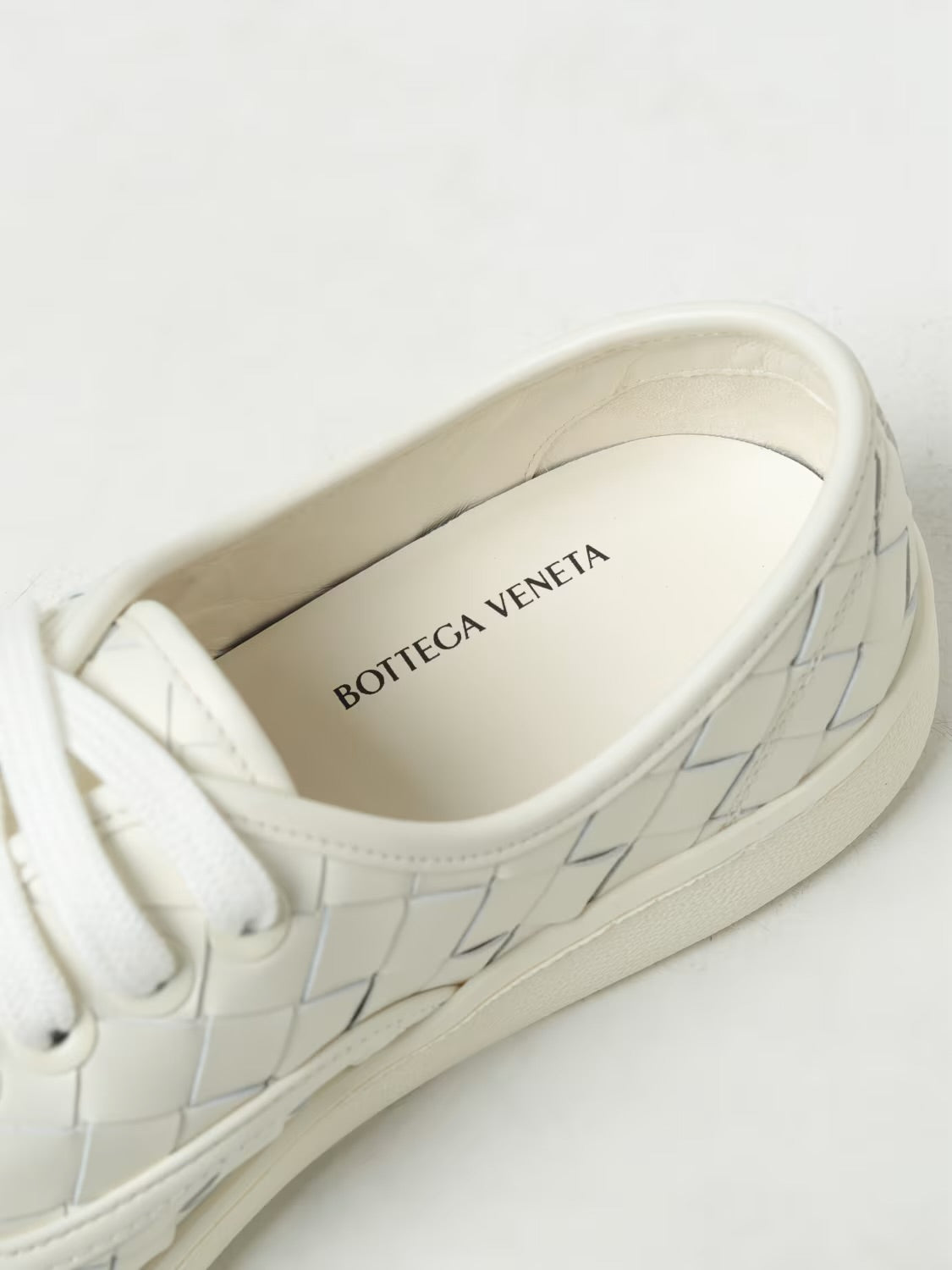 Мъжки кецове Men’s sneakers Bottega Venetta Sawyer 775319V3HB0 9013 White logo view