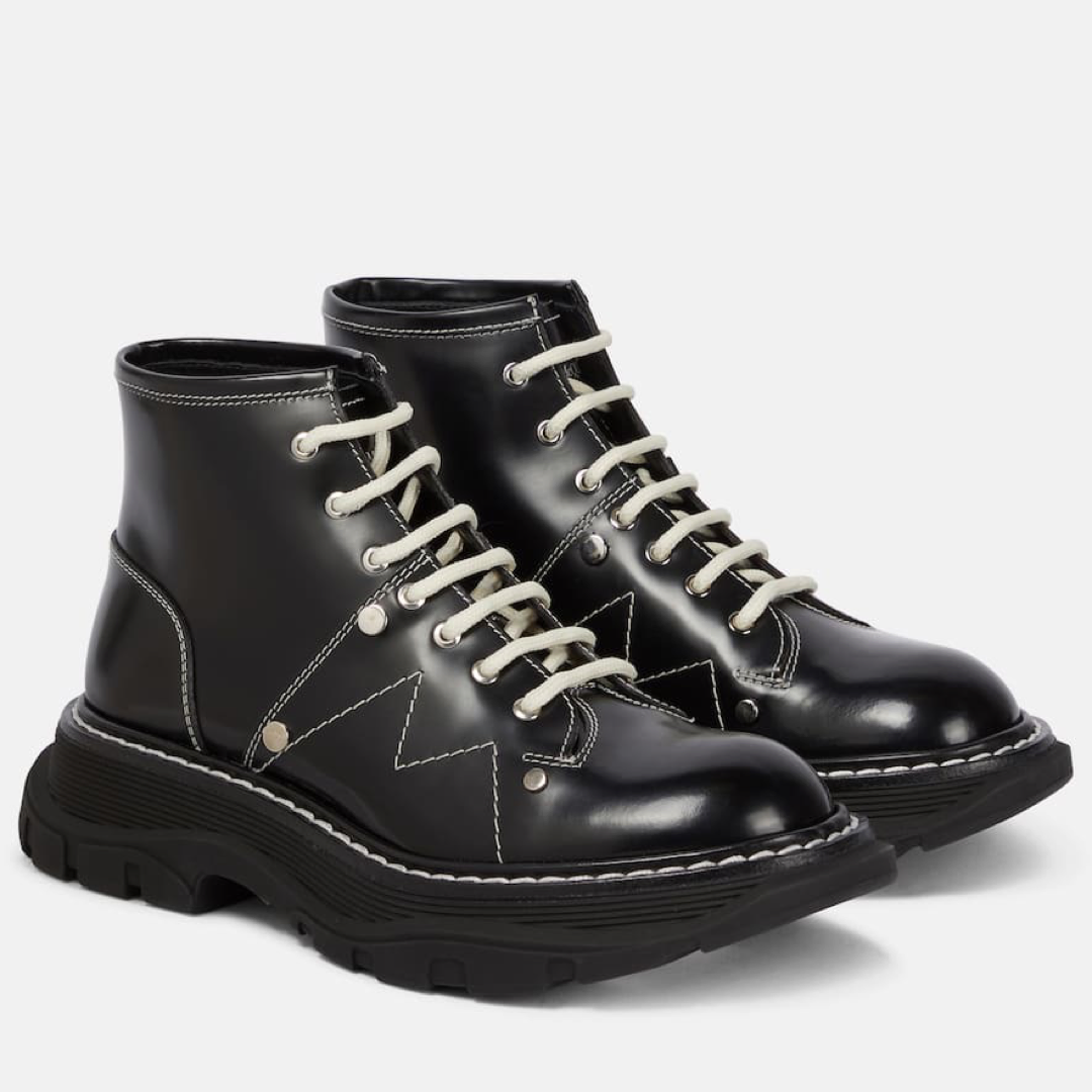 Дамски черни боти Alexander McQueen Tread Lace-up Boots 595469WHQSG1090