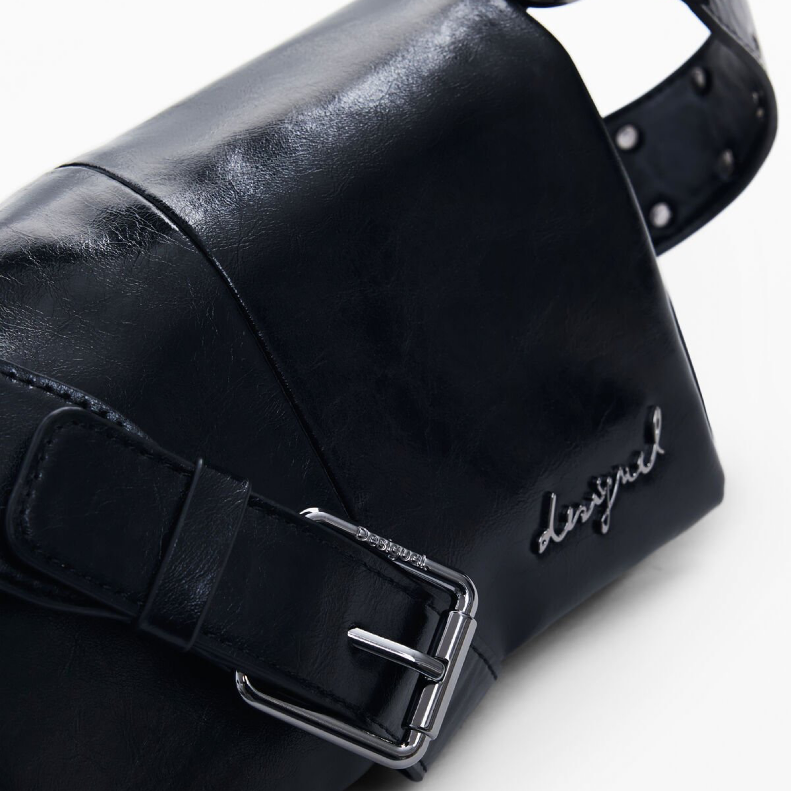 Дамска чанта Desigual Women Crossbody Bag 25SAXPCR 2000 Close-Up