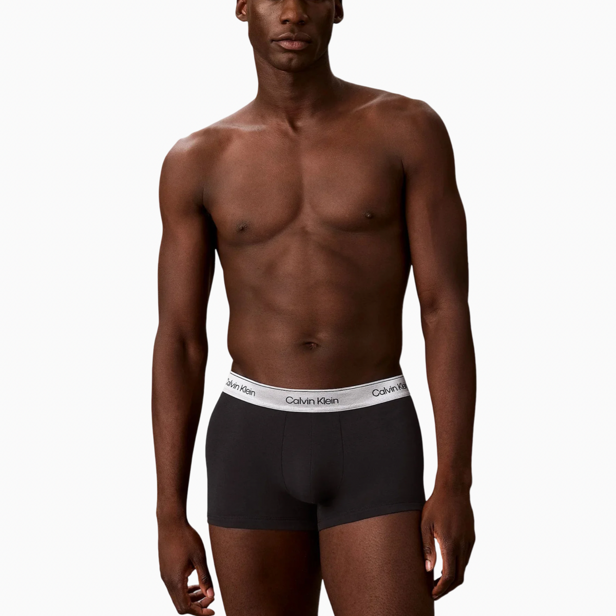 Мъжки боксерки Calvin Klein Men 3-pack Boxers LV00NB4730﻿ UB1 Front View