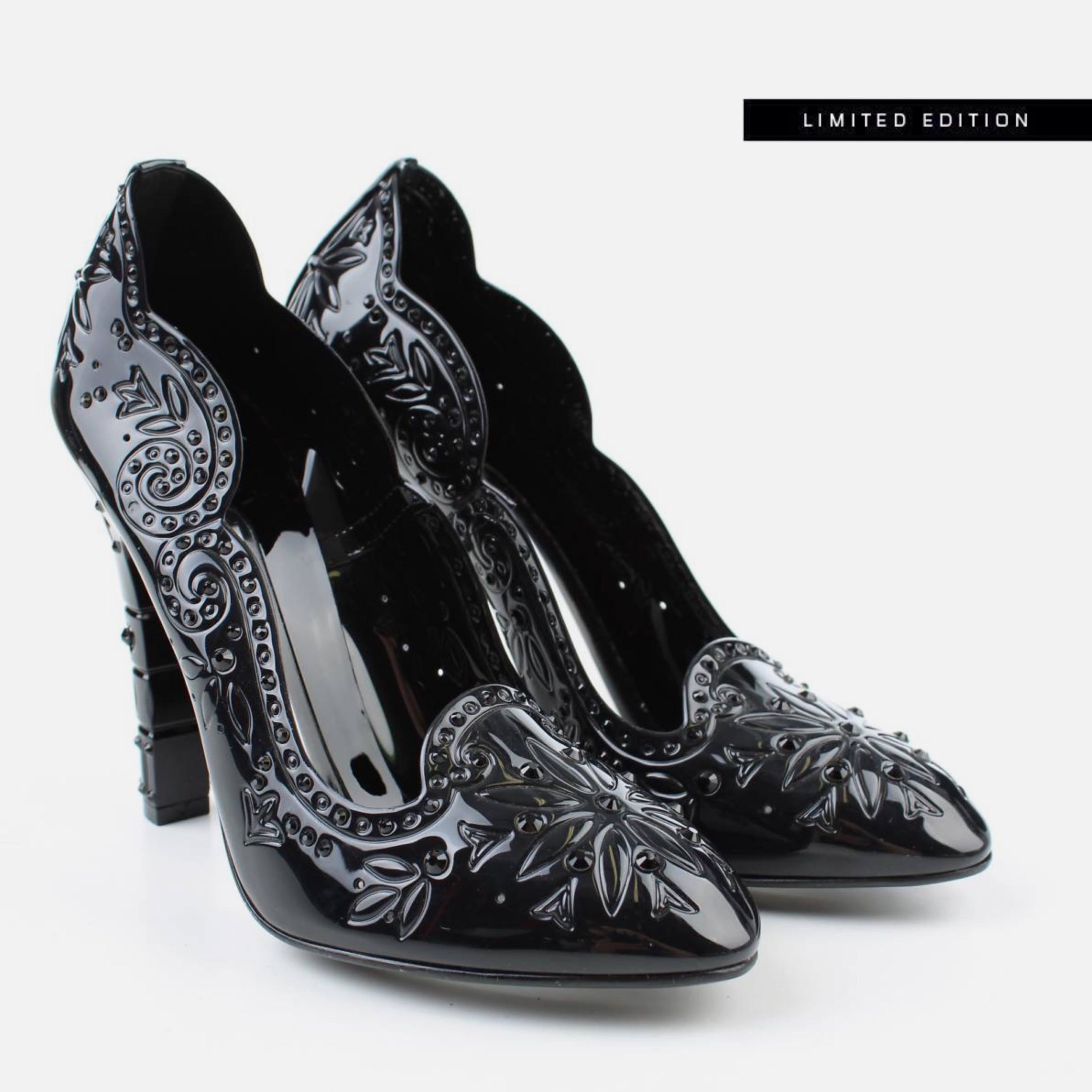 Дамски луксозни обувки на високи токчета в черно Dolce & Gabbana Women’s Black Crystal CINDERELLA Heels Pumps