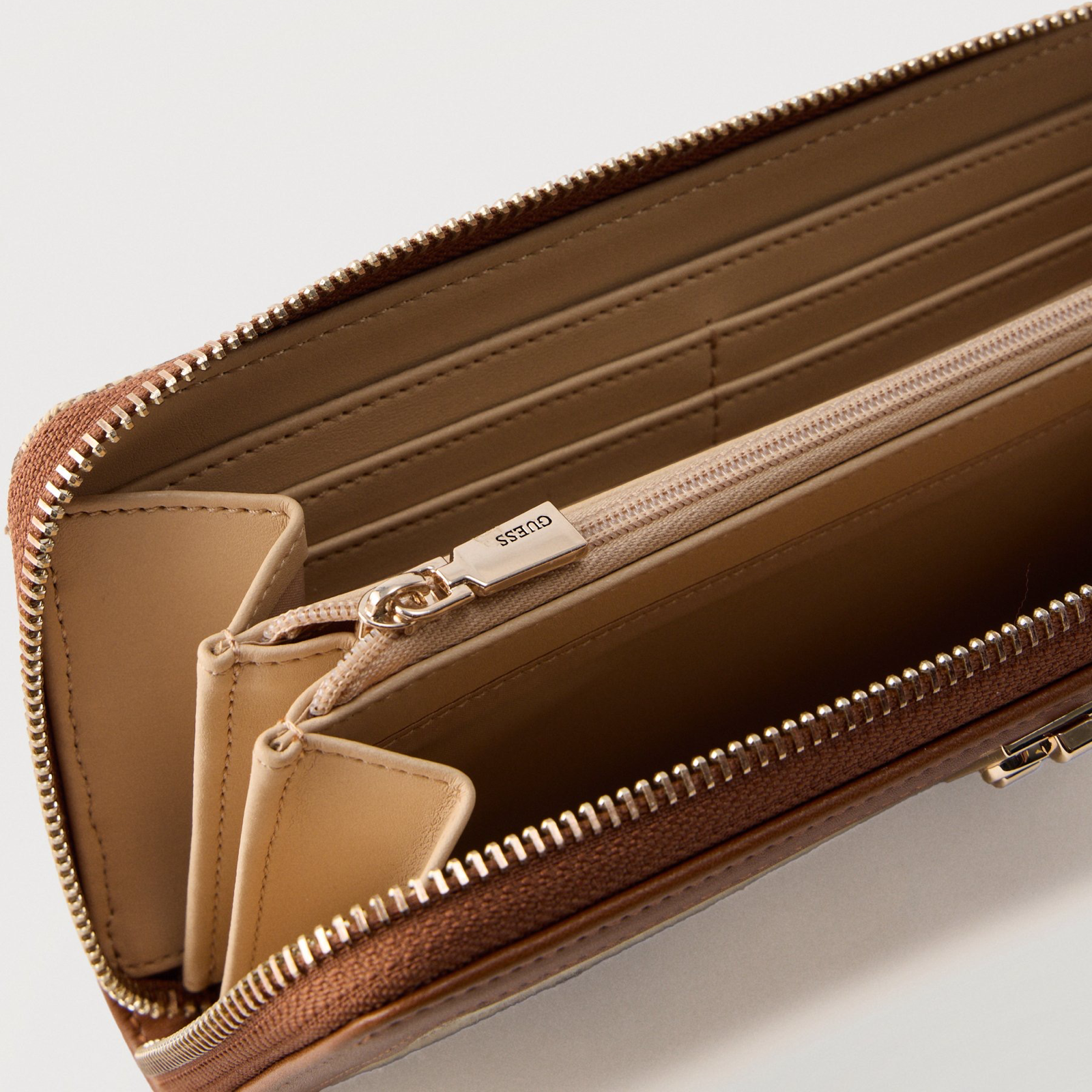 Дамско портмоне Guess Women Wallet SWJG9755146-LTL Inside View