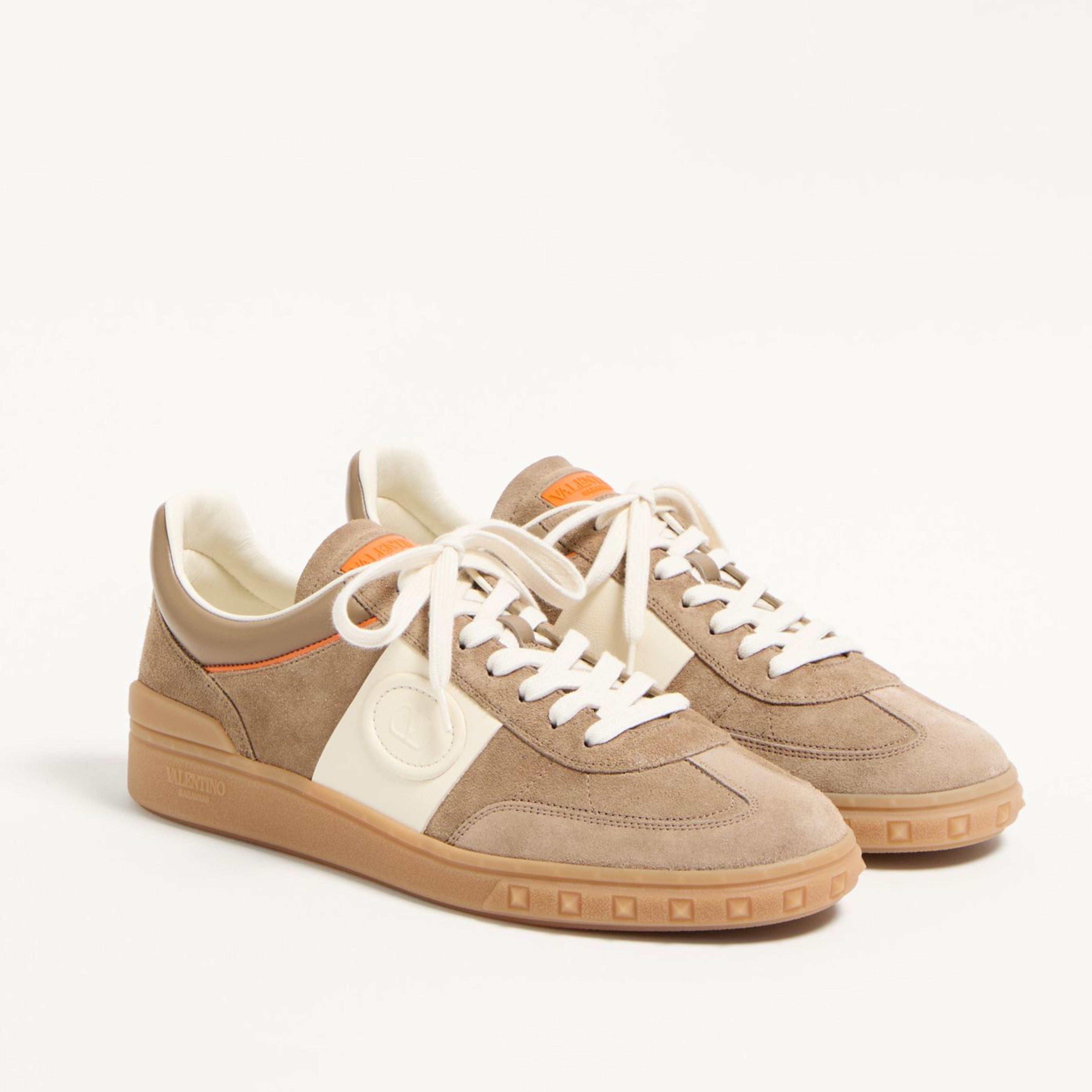 Мъжки кецове Men’s sneakers Valentino Garavani Upvillage 7Y2S0H77LAL BSB Khaki/Ivory angled view