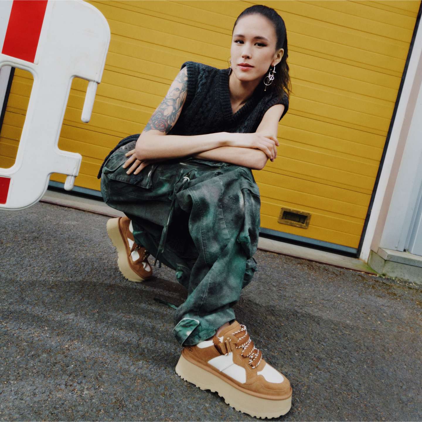 Дамски кецове на платформа Women’s sneakers UGG Astromel 1171541 Chestnut lifestyle view