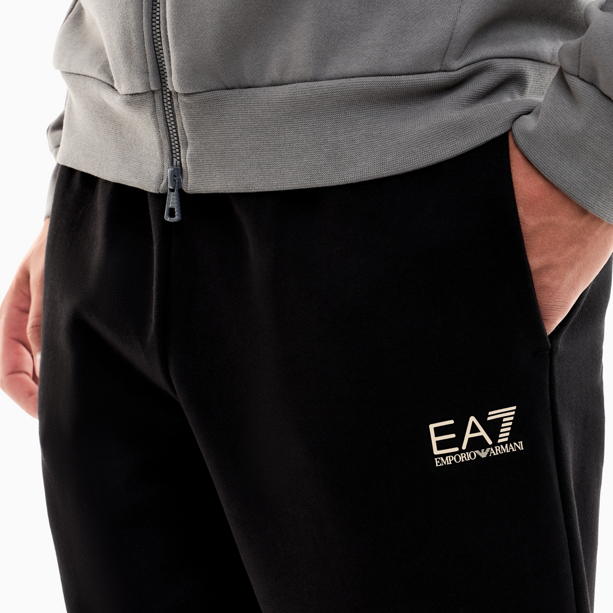 Мъжки екип EA7 Emporio Armani Men Tracksuit 7M002411 AF10377 U8085 Close-Up
