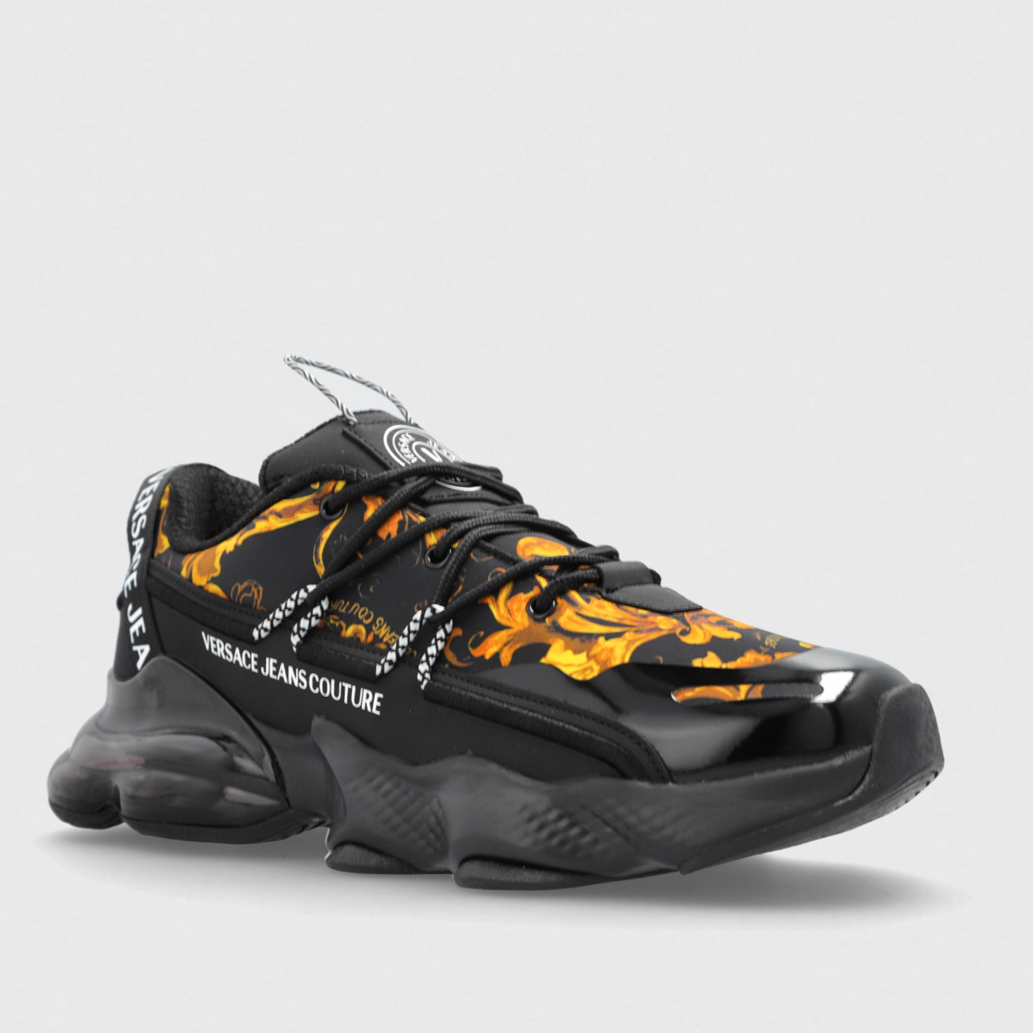 Мъжки маратонки Men's sneakers Versace Jeans Couture 79YA3SU2 ZSC94 G89 Black and Gold angled view