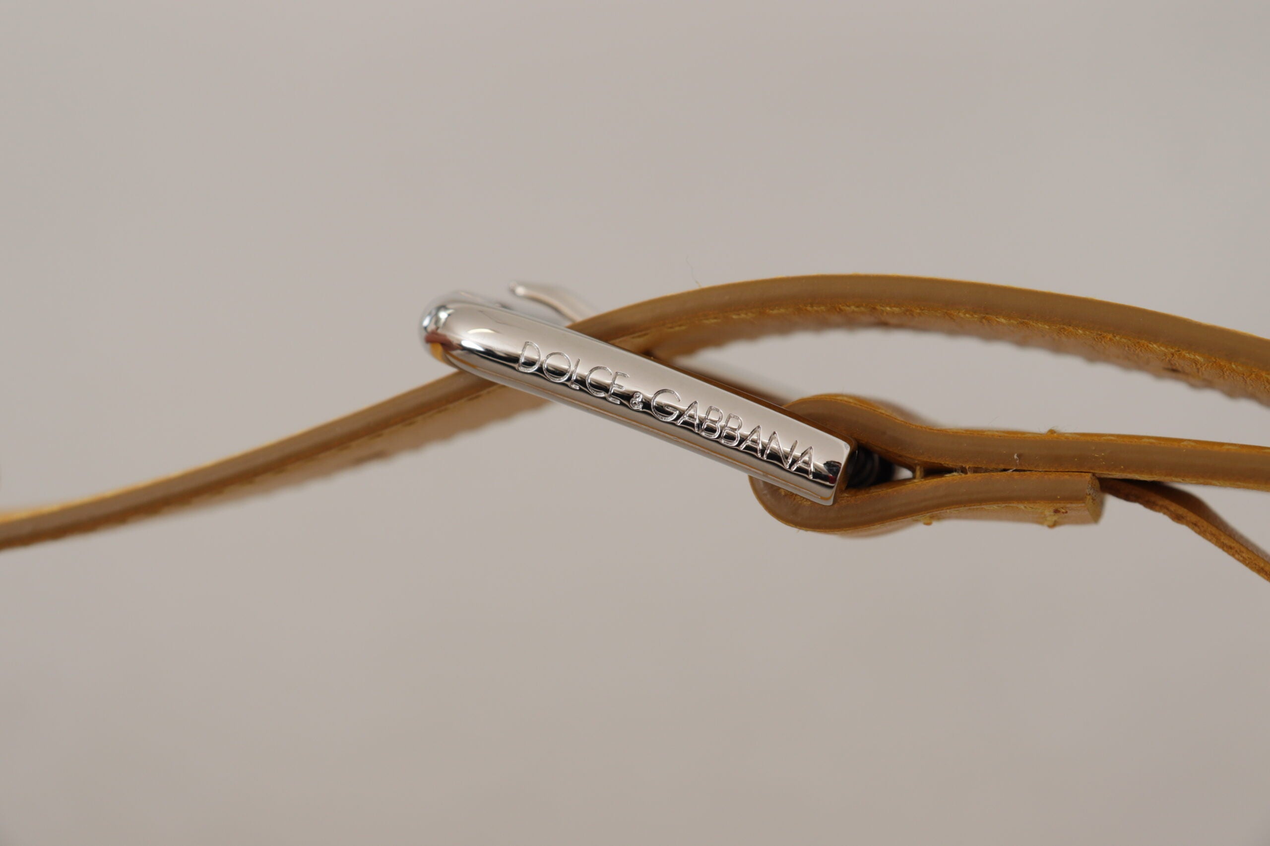 Елегантен кожен колан Dolce &amp; Gabbana в слънчево жълто