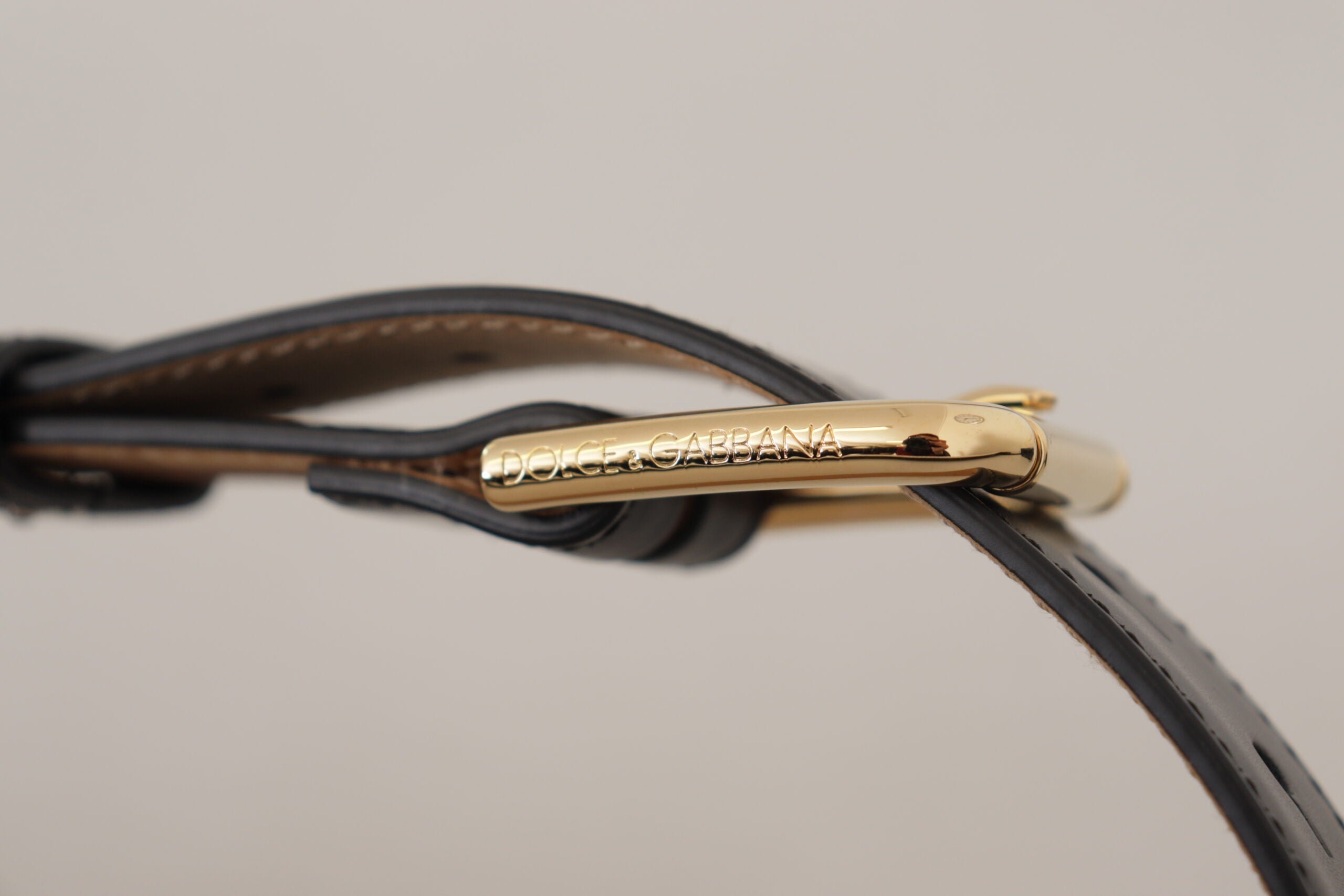 Елегантен кожен колан Dolce &amp; Gabbana с катарама с лого