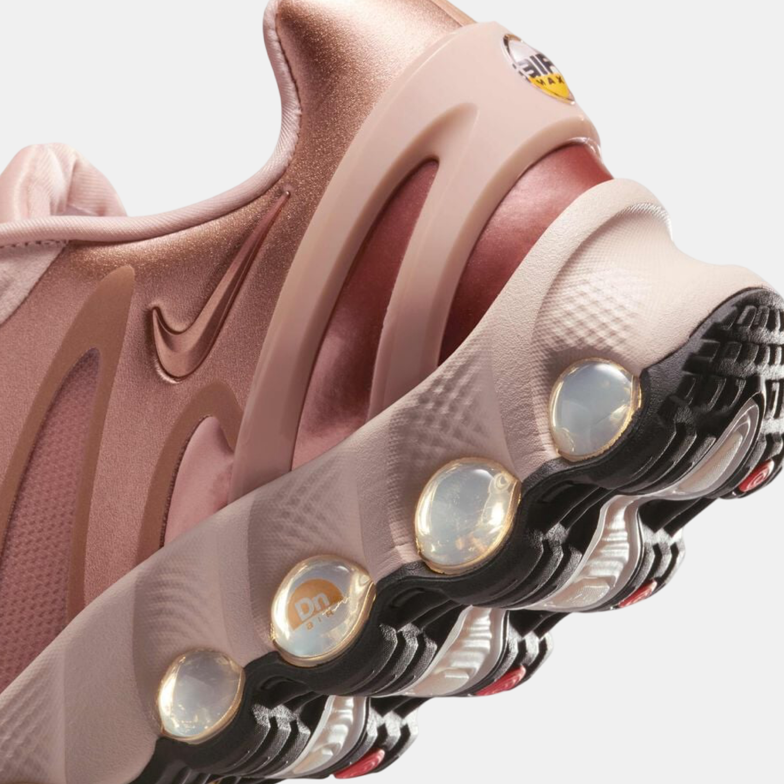 Дамски маратонки Nike Air Max Dn8 Women Sneakers HF5509-900 Close-Up