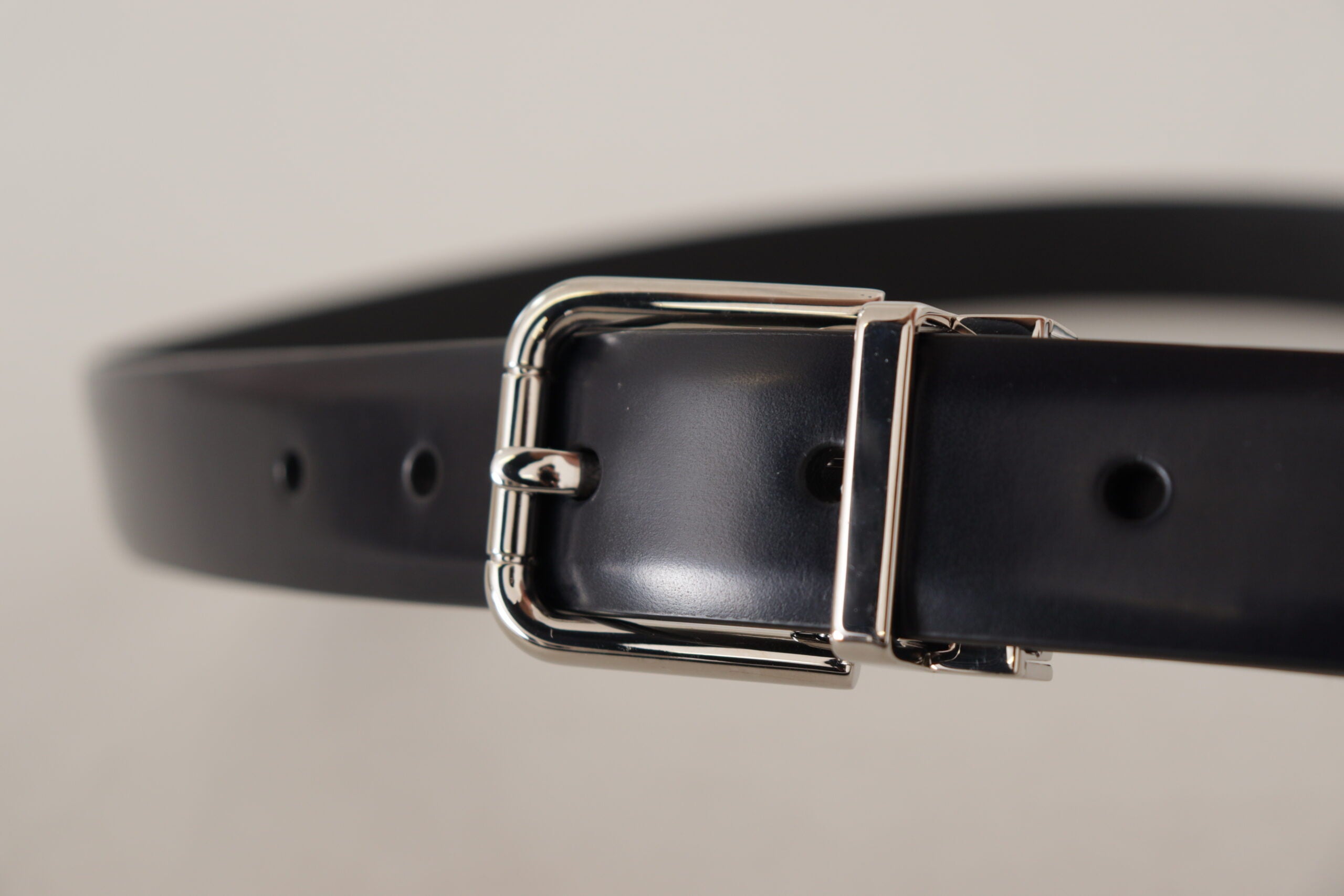 Dolce & Gabbana Leather Men Belt with Metal Buckle