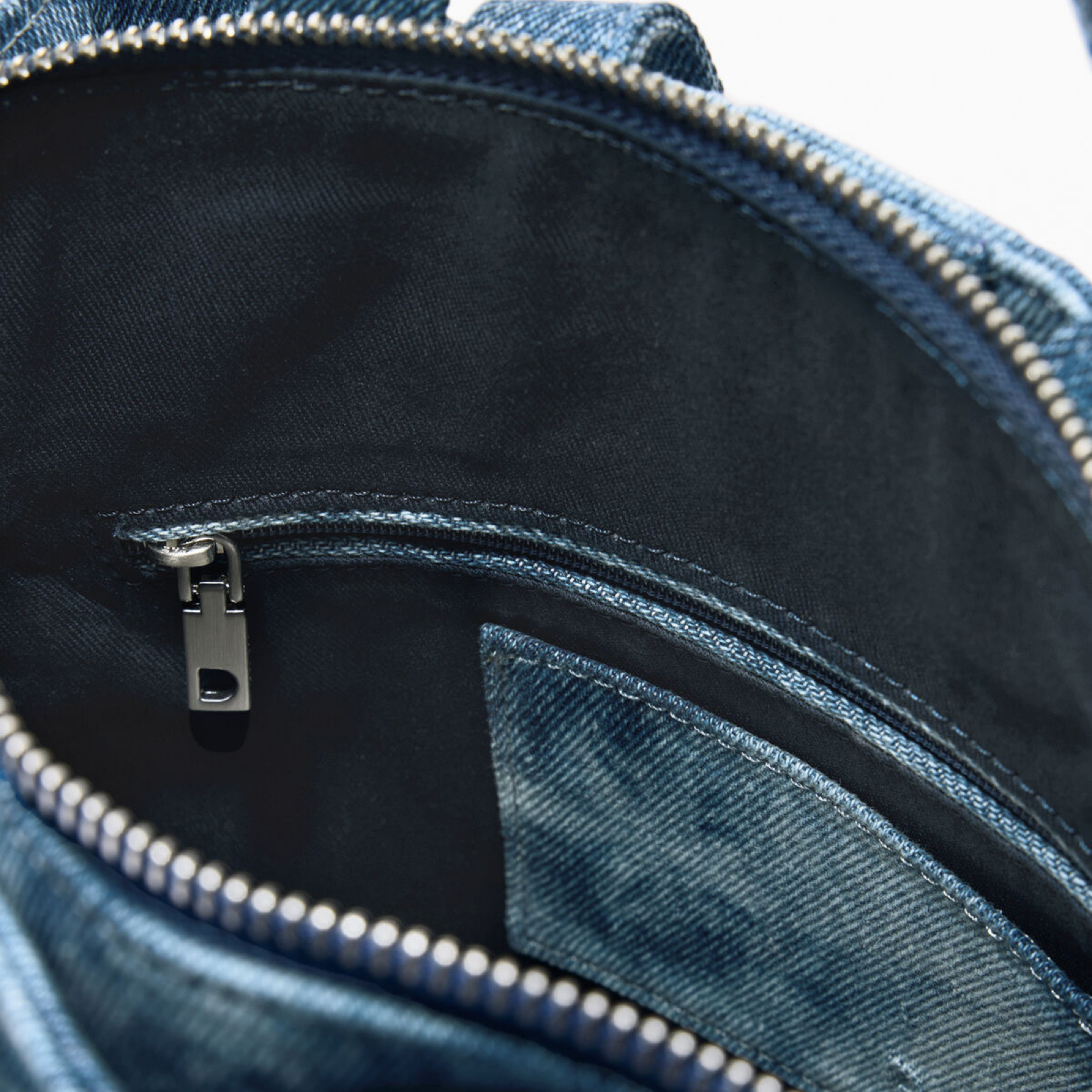 Дамска дънкова раница Desigual Women Rucksack 26WAKD05 5008 Inside View