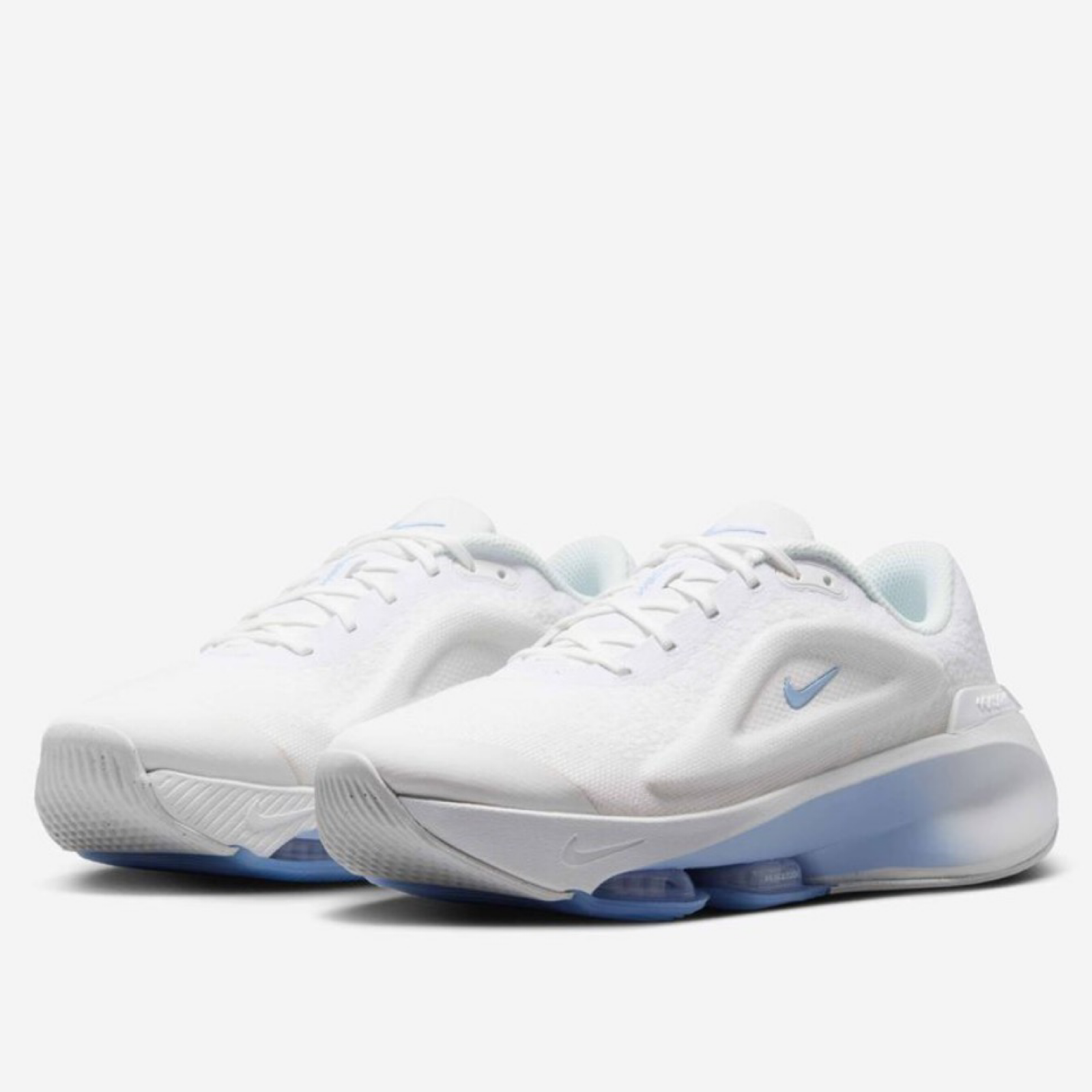 Дамски маратонки за фитнес Nike Versair Women Sneakers DZ3547-106 Lateral View
