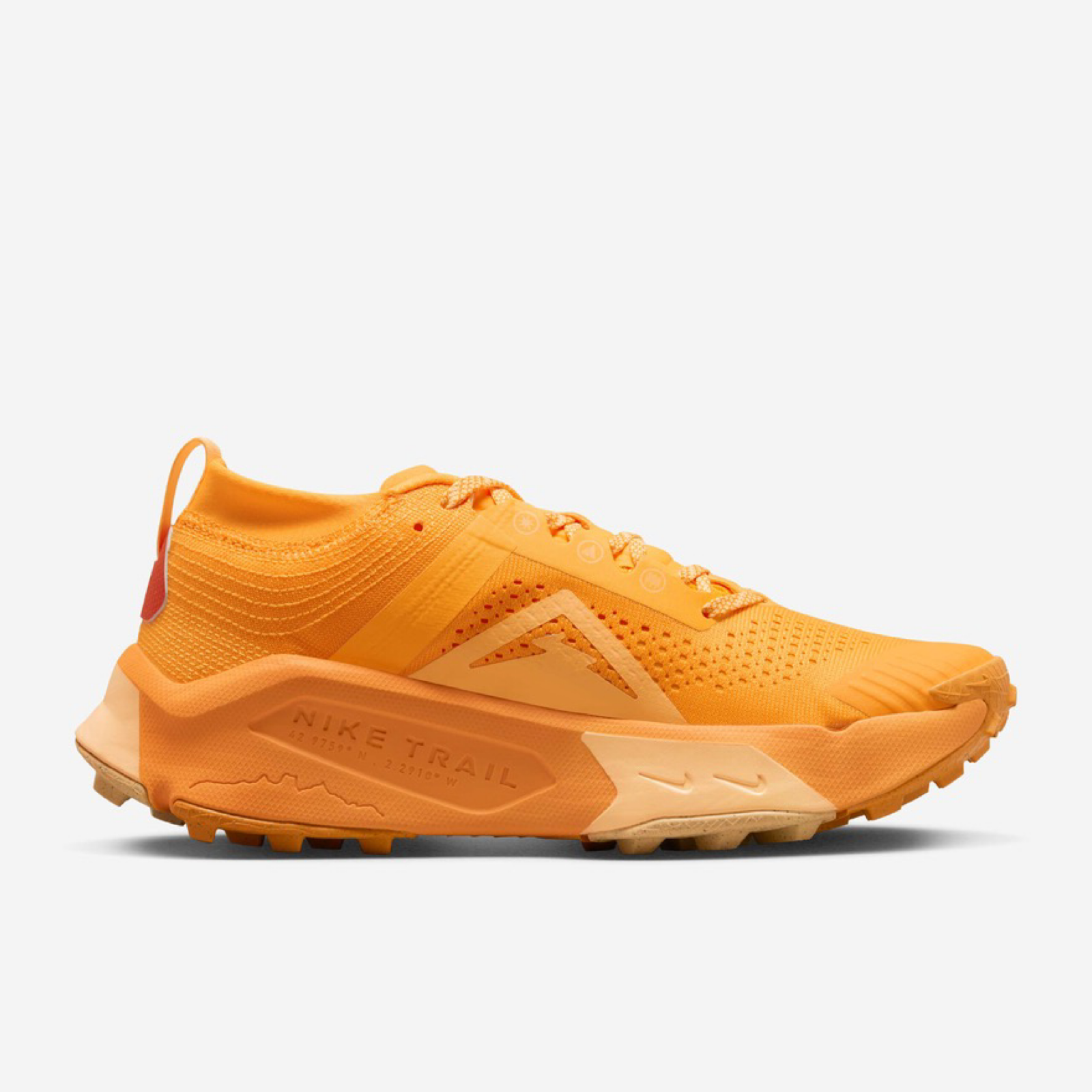 Дамски маратонки Nike Zegama Trail Women Sneakers DH0625-701 Medial View