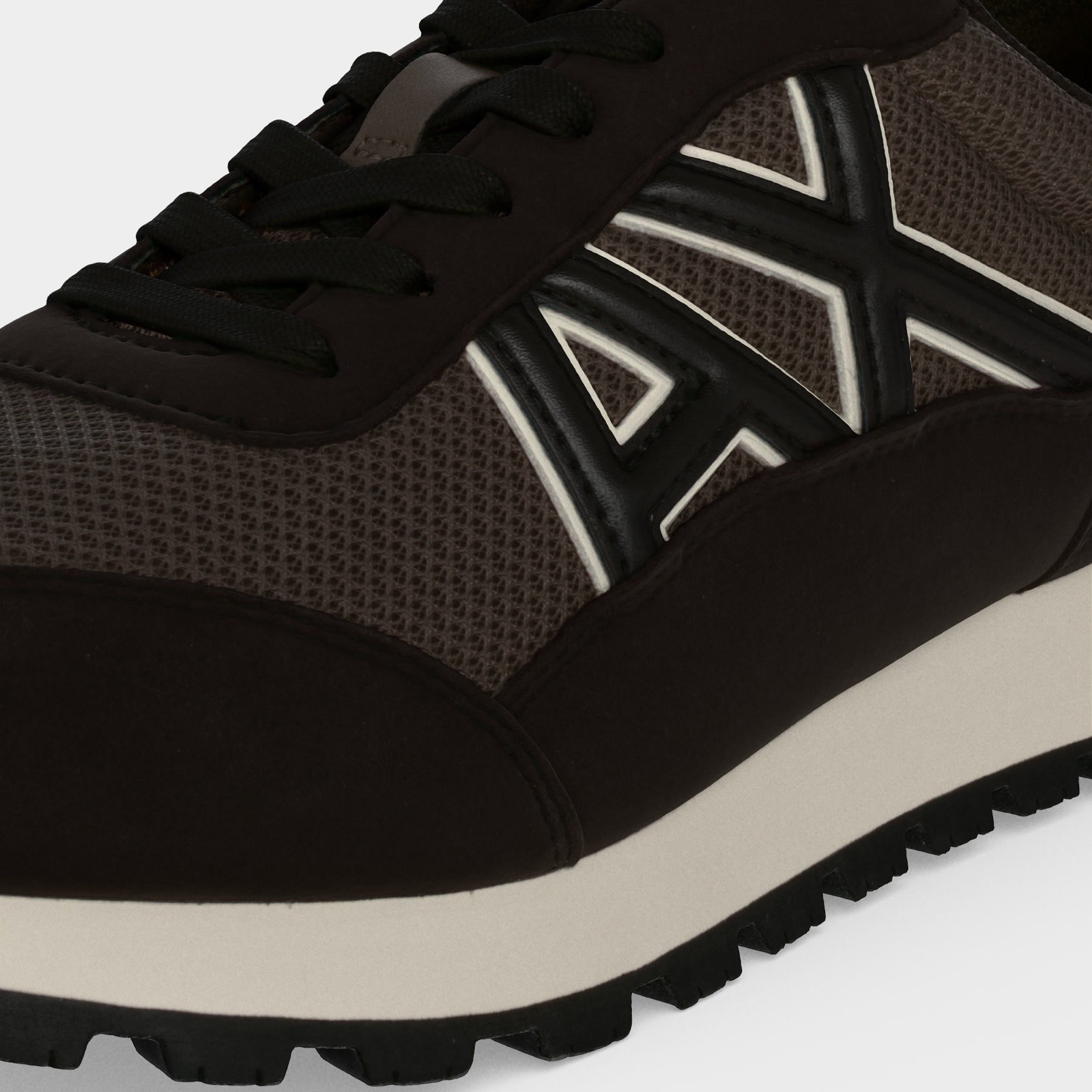 Мъжки кафяви маратонки Armani Exchange Men Sneakers XM001960 AF19388 M6572 Close-Up